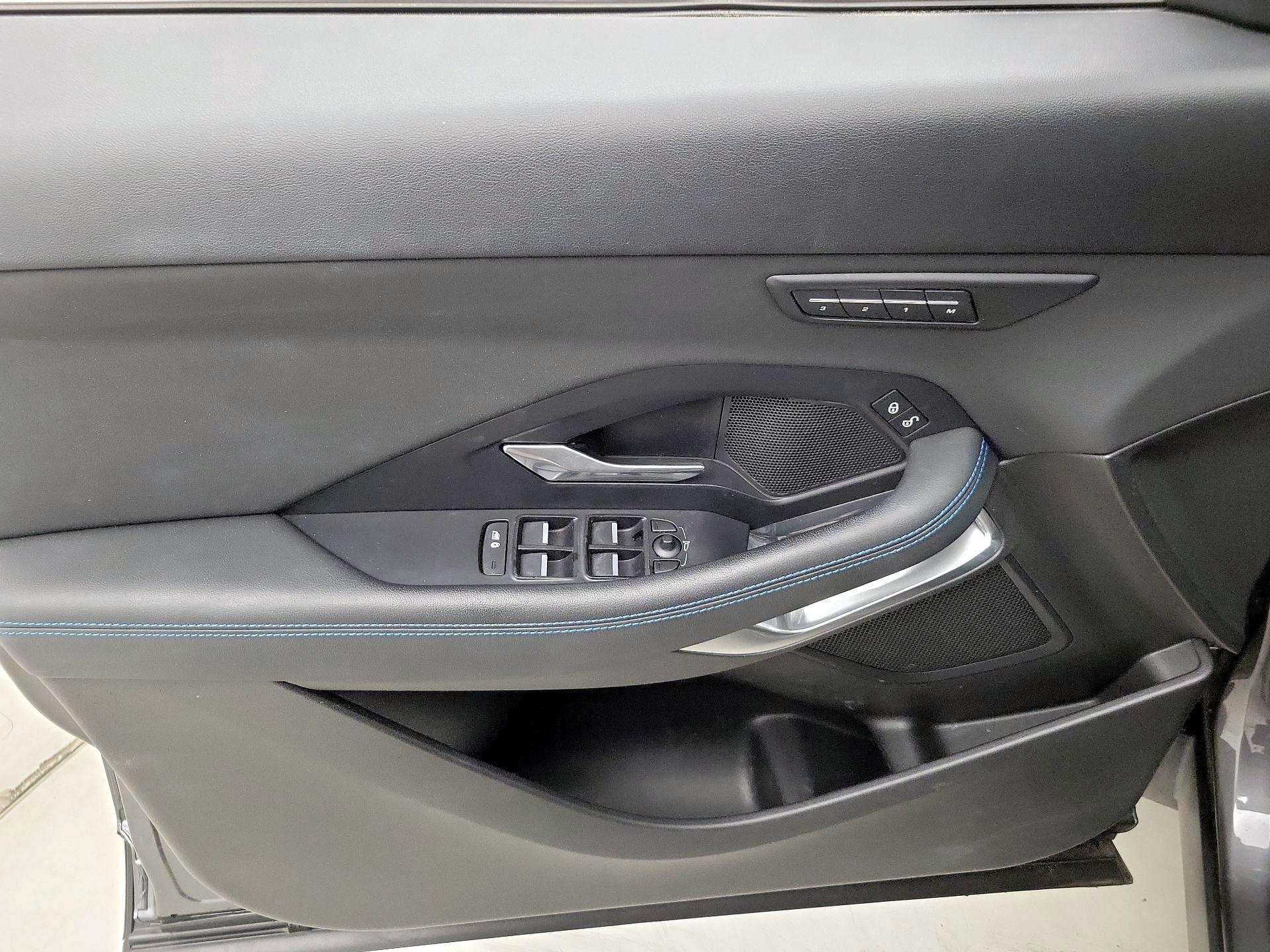 Thumbnail: 2019 Jaguar E-Pace - 12