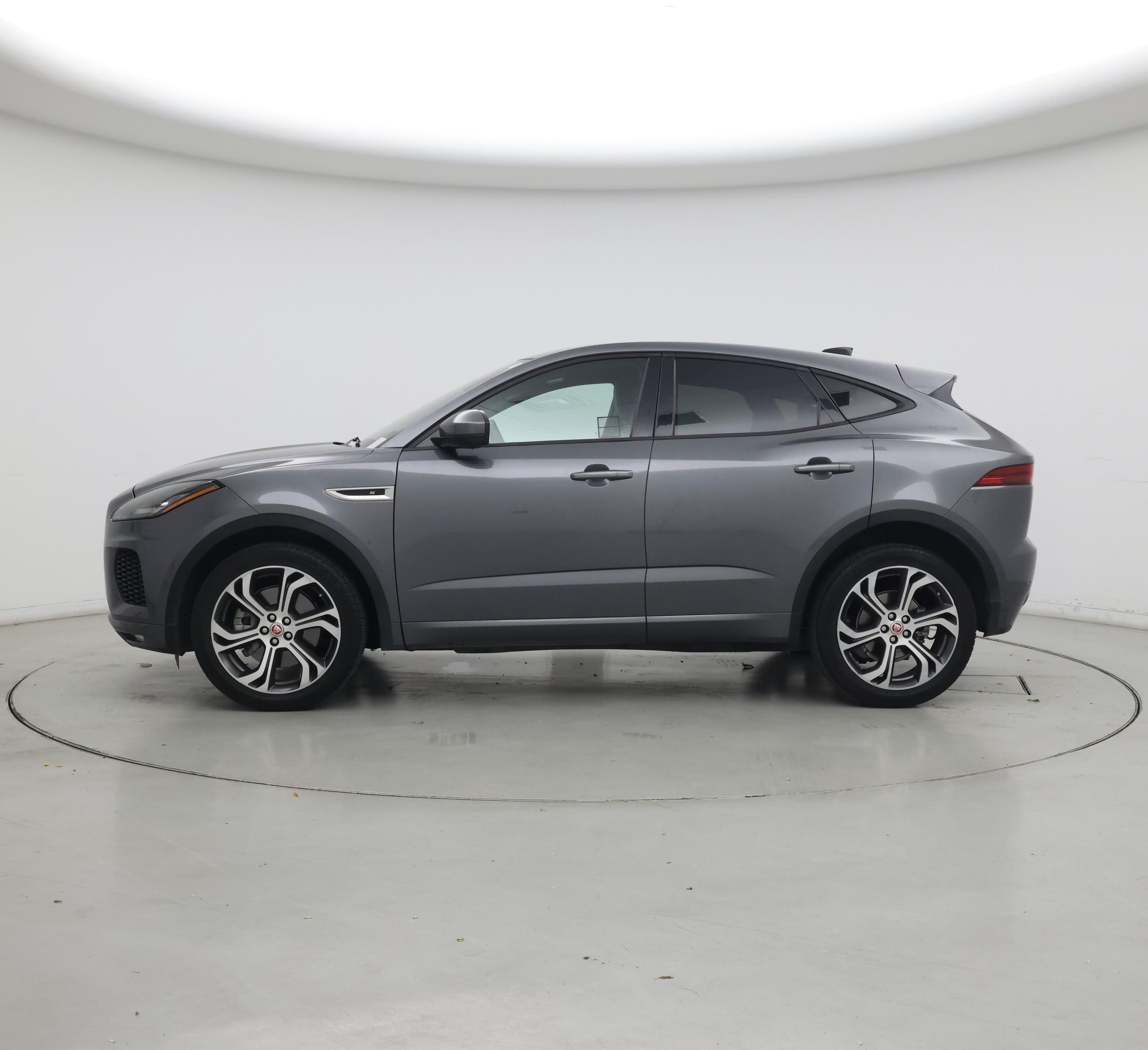Thumbnail: 2019 Jaguar E-Pace - 3