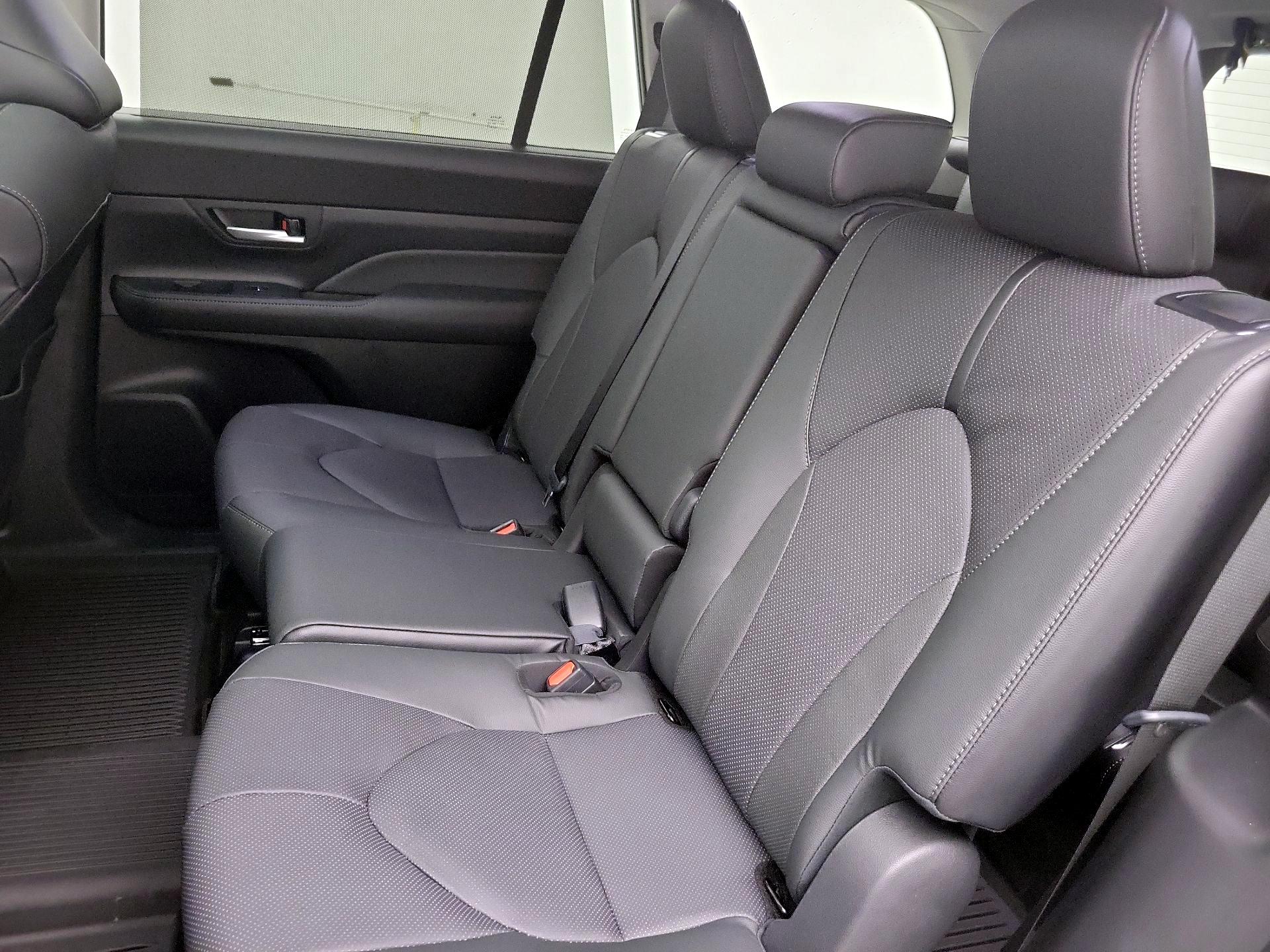 Thumbnail: 2026 Toyota Grand Highlander - 20