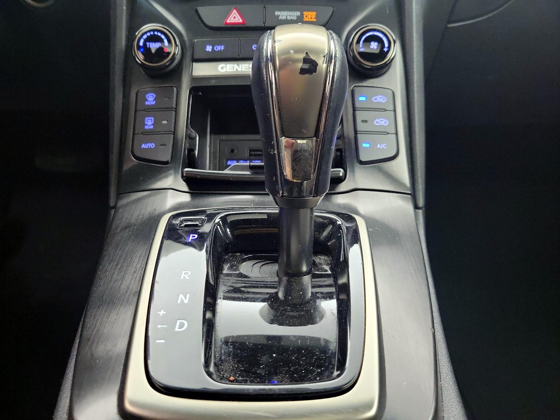 Thumbnail: 2014 Hyundai Genesis - 17