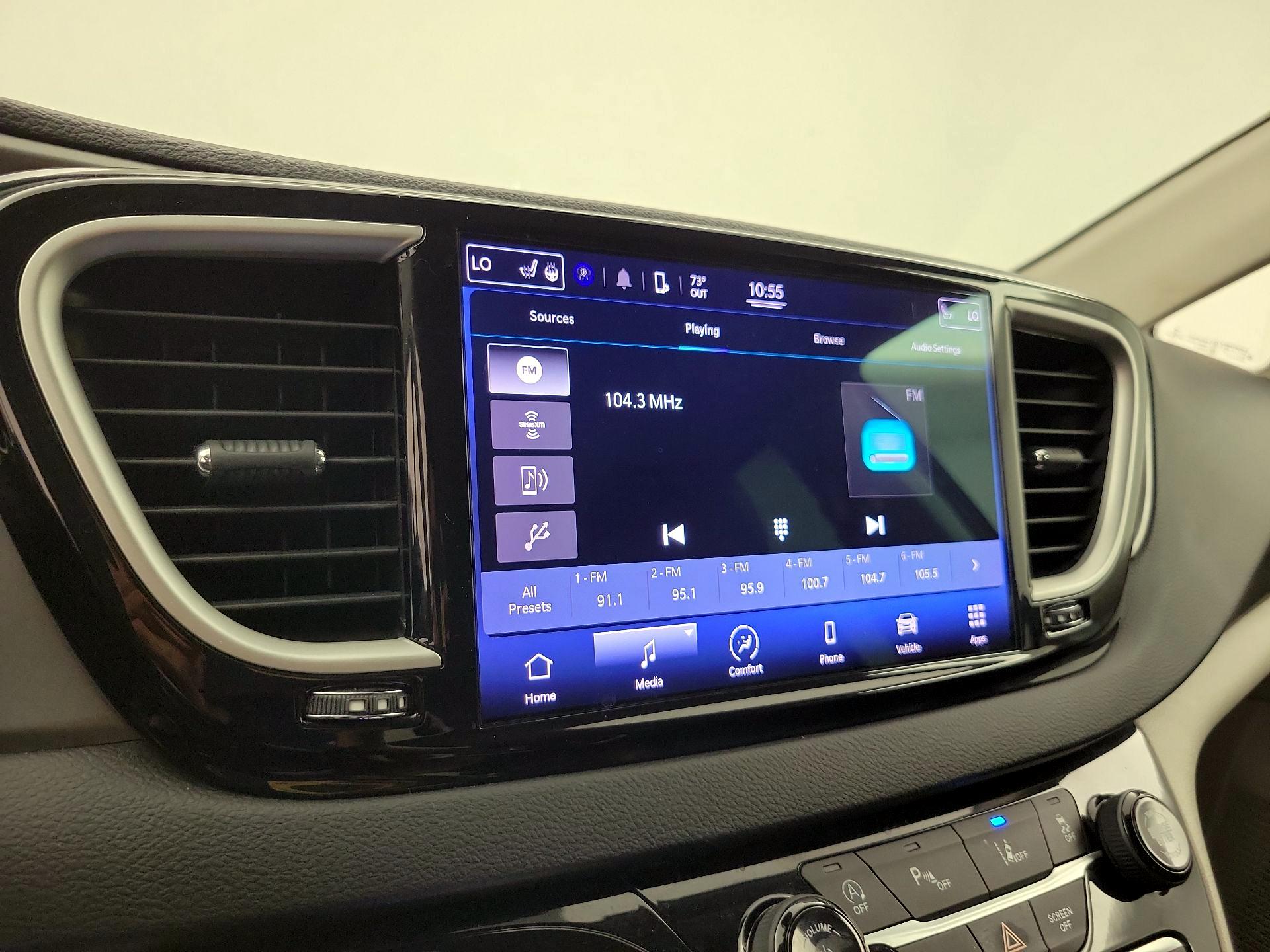 Thumbnail: 2022 Chrysler Pacifica - 15