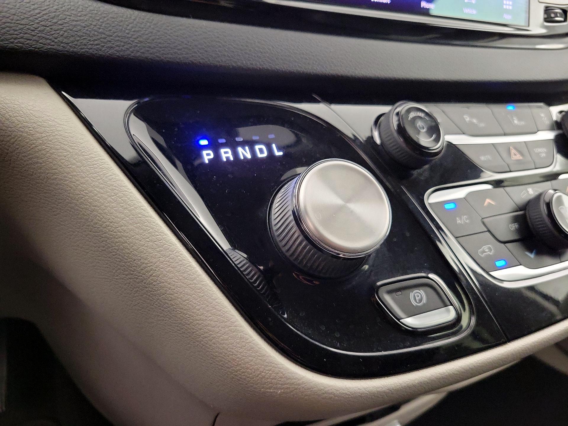 Thumbnail: 2022 Chrysler Pacifica - 17