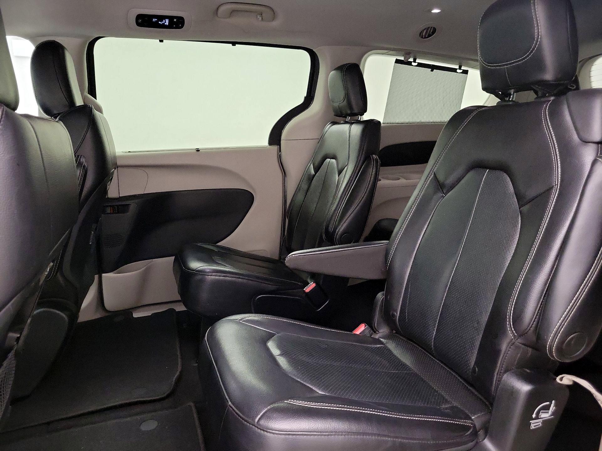 Thumbnail: 2022 Chrysler Pacifica - 19