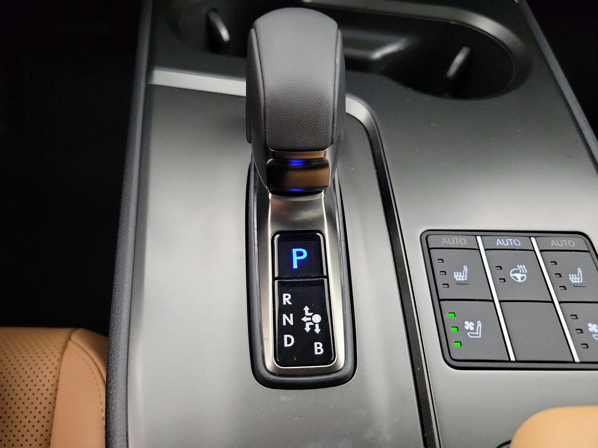 Thumbnail: 2025 Lexus UX - 17