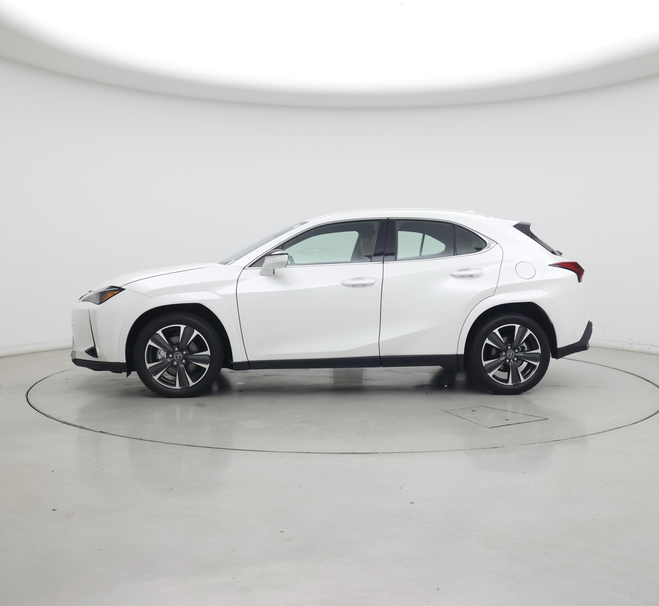 Thumbnail: 2025 Lexus UX - 3