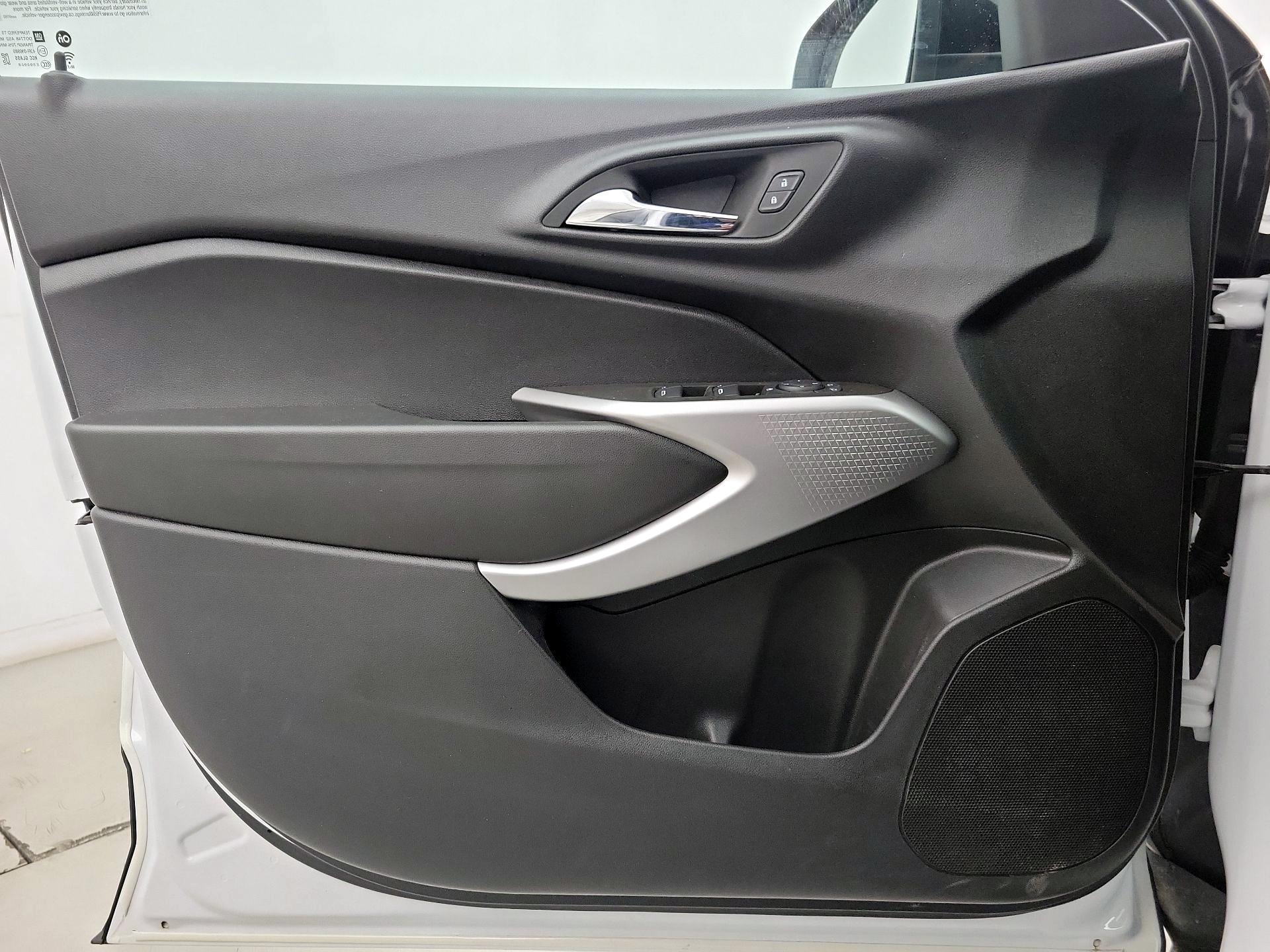 Thumbnail: 2024 Chevrolet Trax - 12