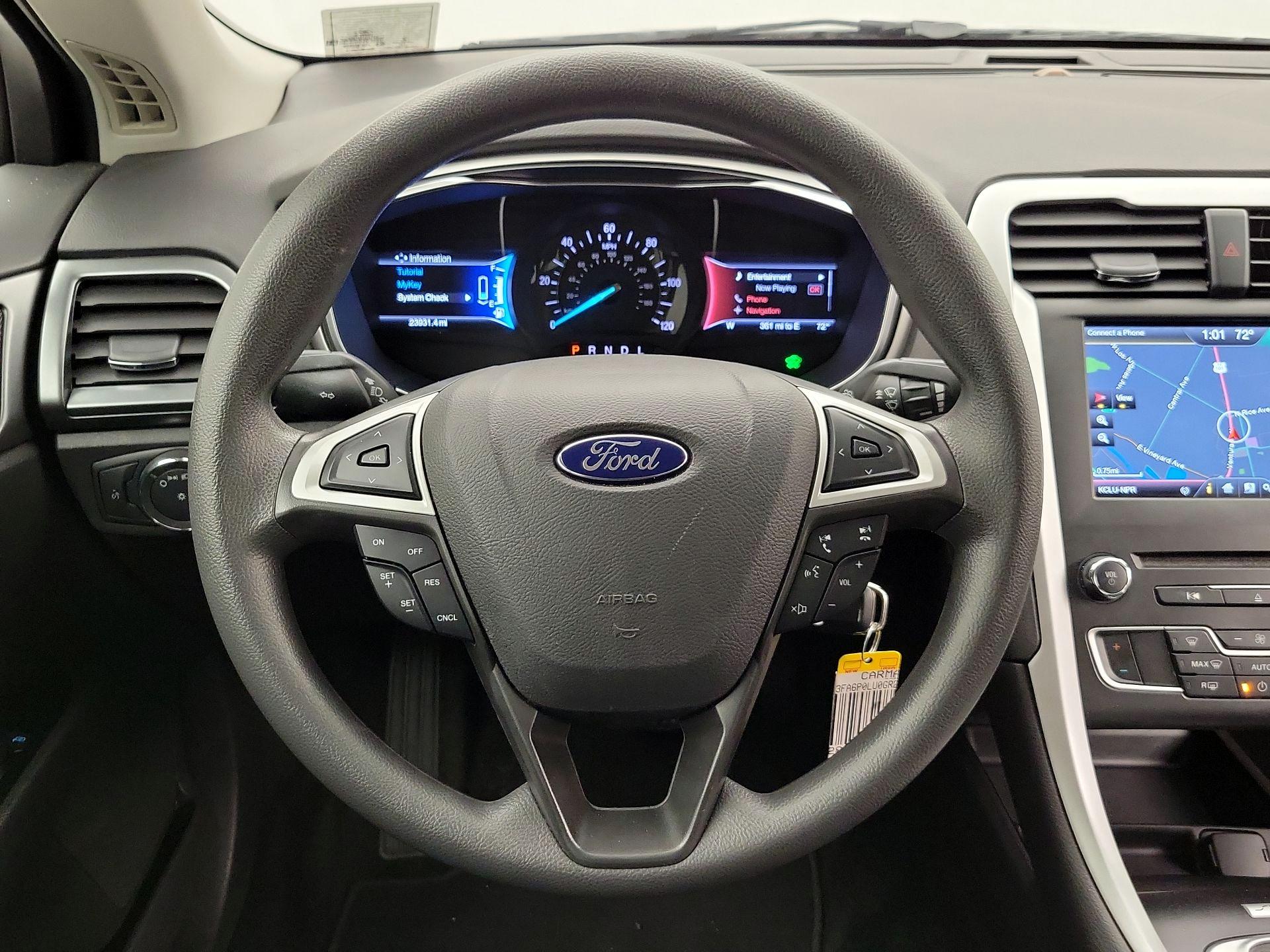 Thumbnail: 2016 Ford Fusion - 10