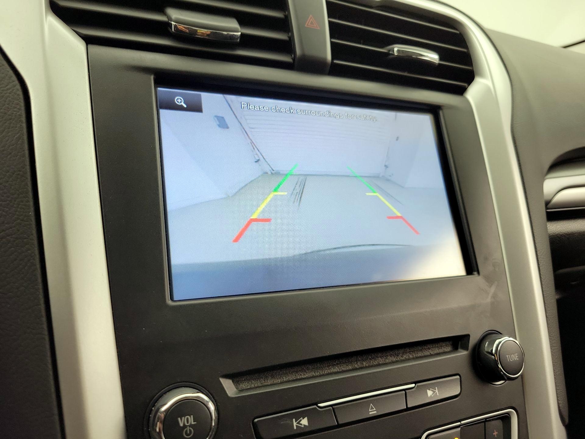 Thumbnail: 2016 Ford Fusion - 15