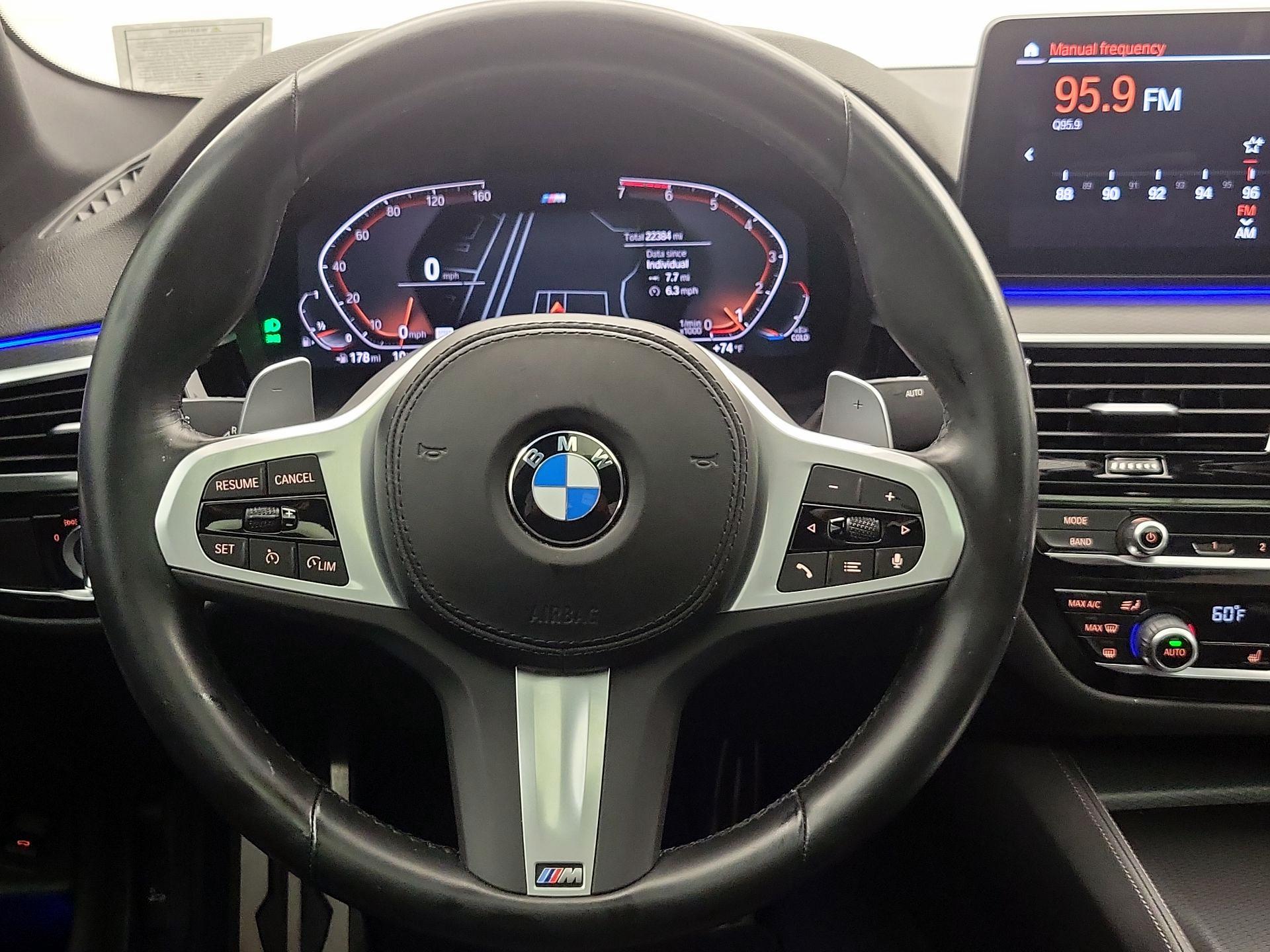 Thumbnail: 2023 BMW 5 Series - 10