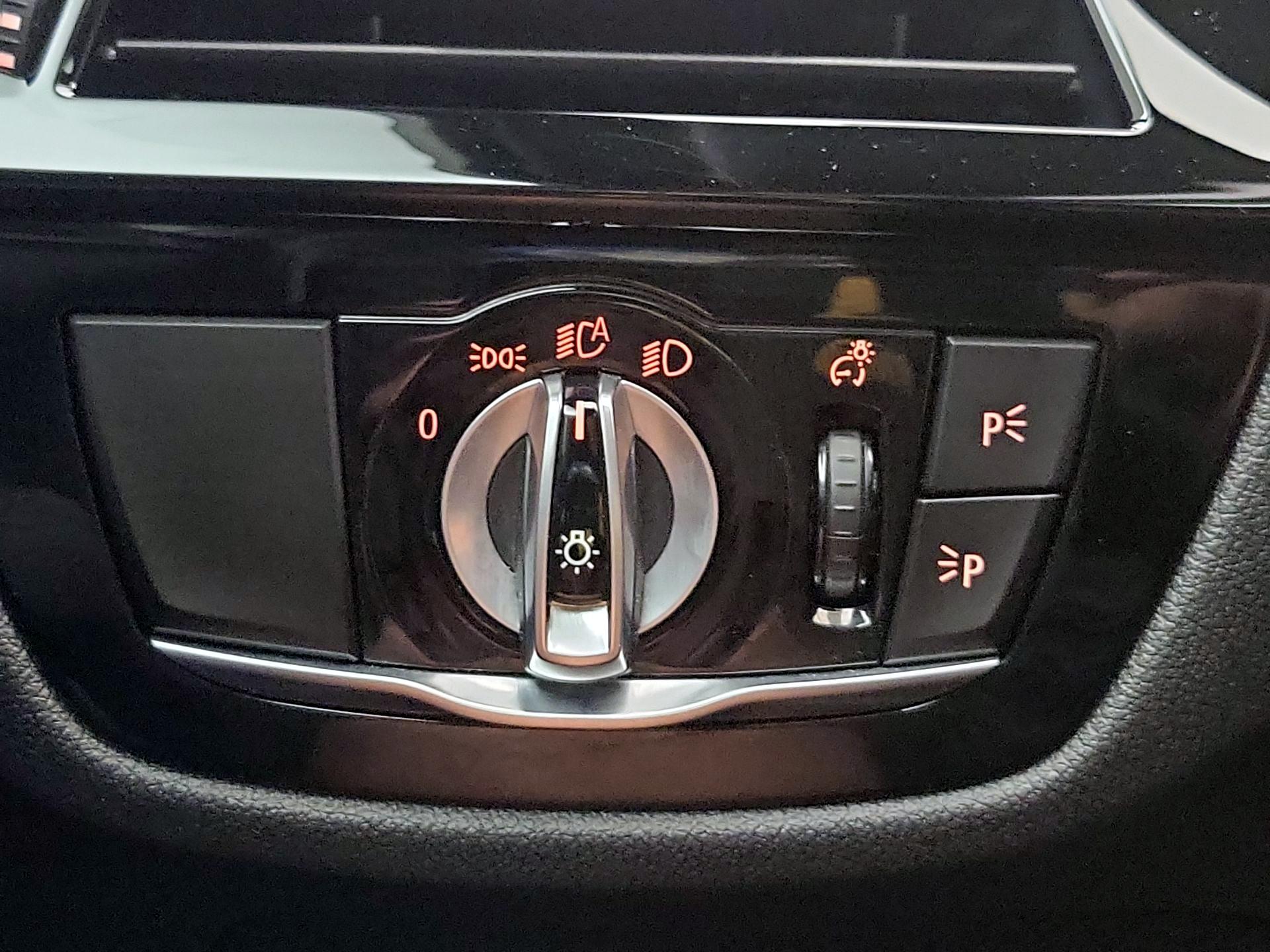 Thumbnail: 2023 BMW 5 Series - 13