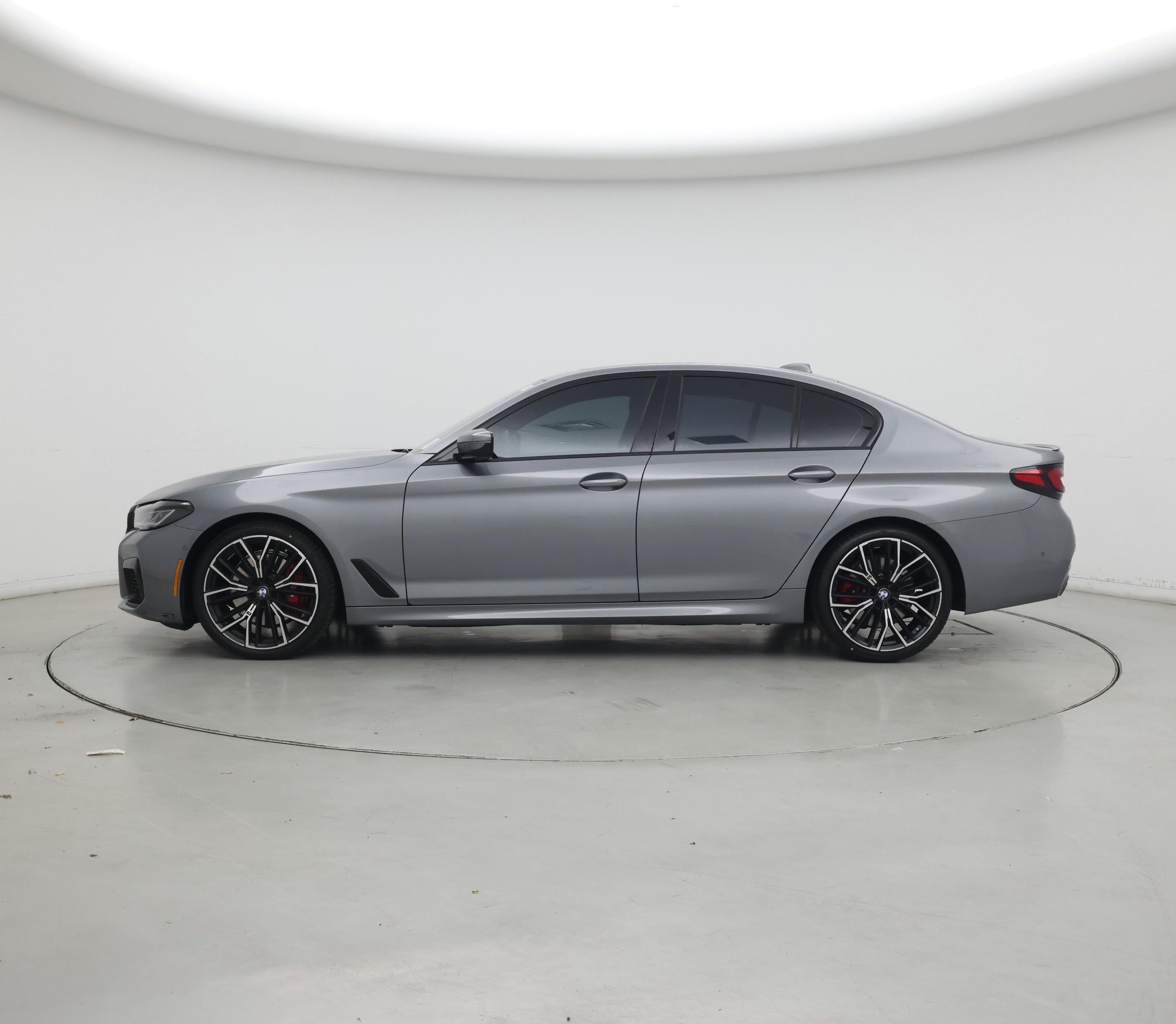Thumbnail: 2023 BMW 5 Series - 3