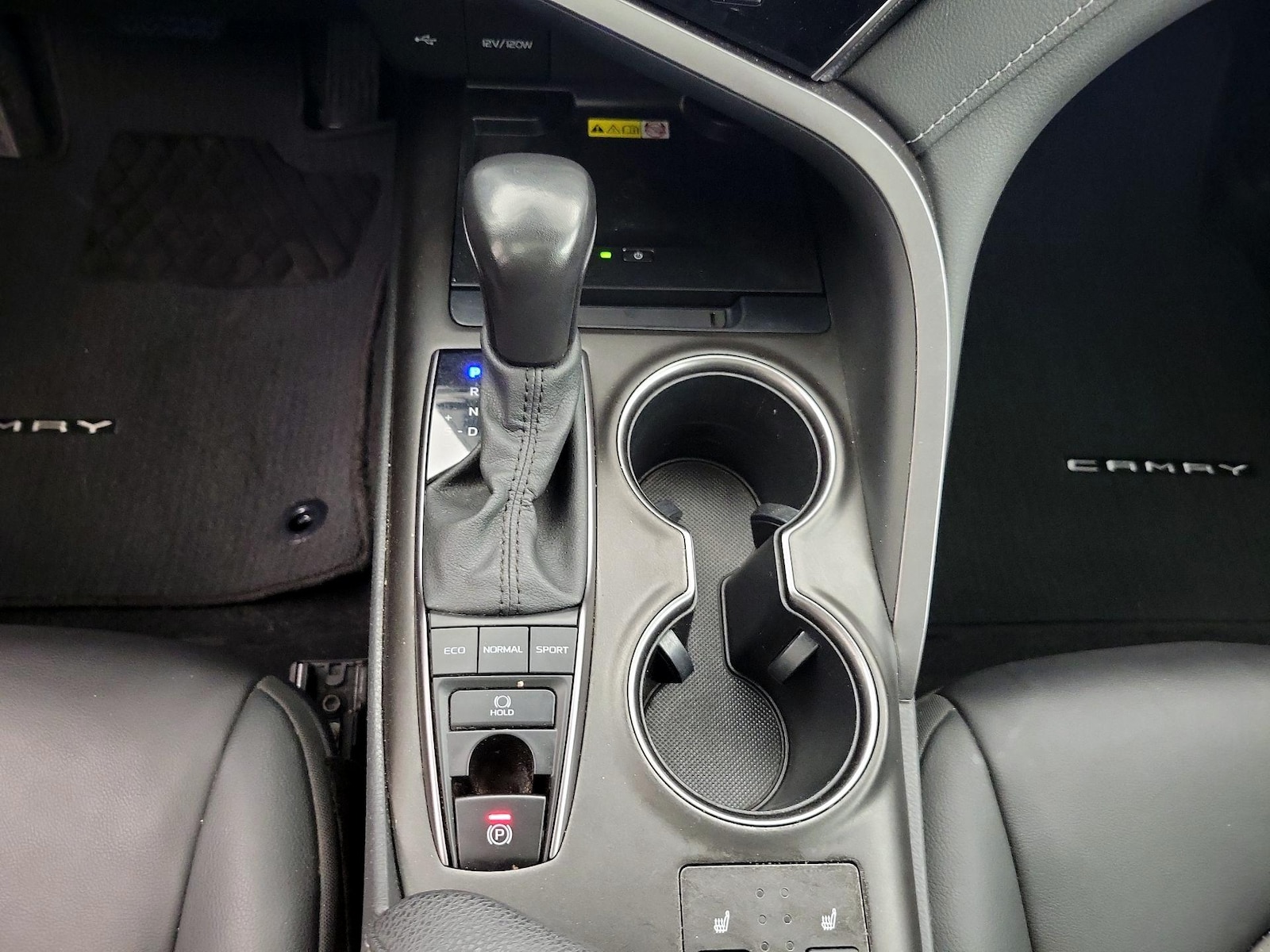 2023 Toyota Camry XSE - Photo 18