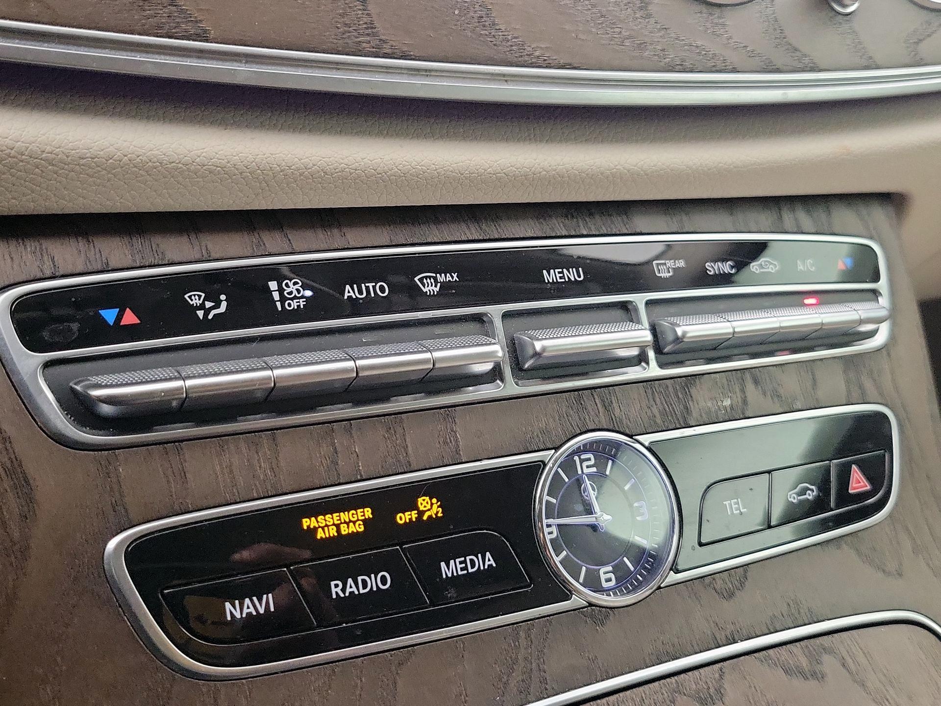 Thumbnail: 2018 Mercedes-Benz E-Class - 17