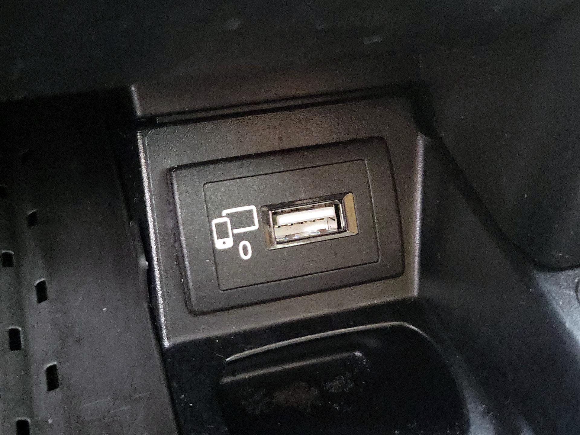 Thumbnail: 2018 Mercedes-Benz E-Class - 19