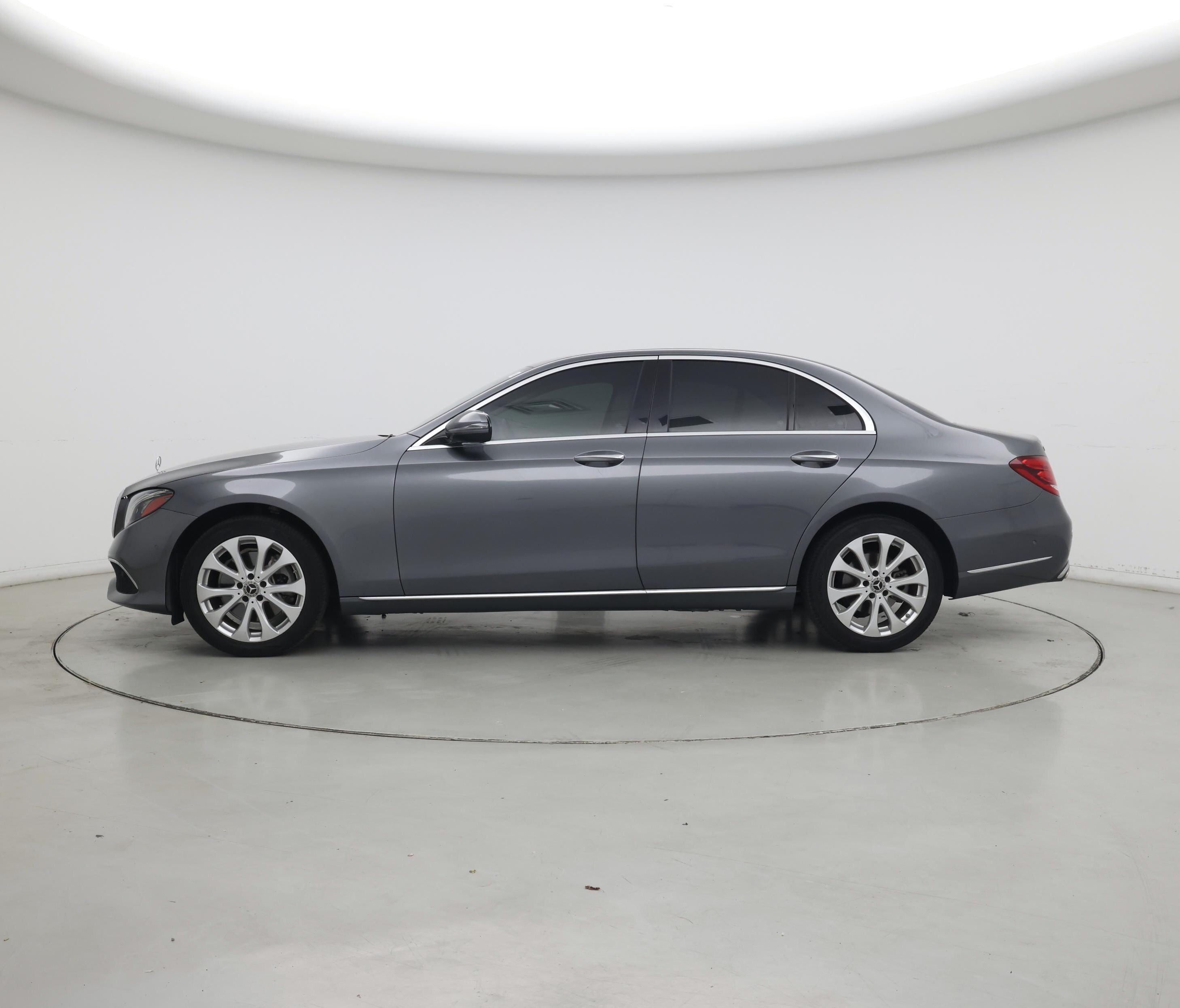 Thumbnail: 2018 Mercedes-Benz E-Class - 3