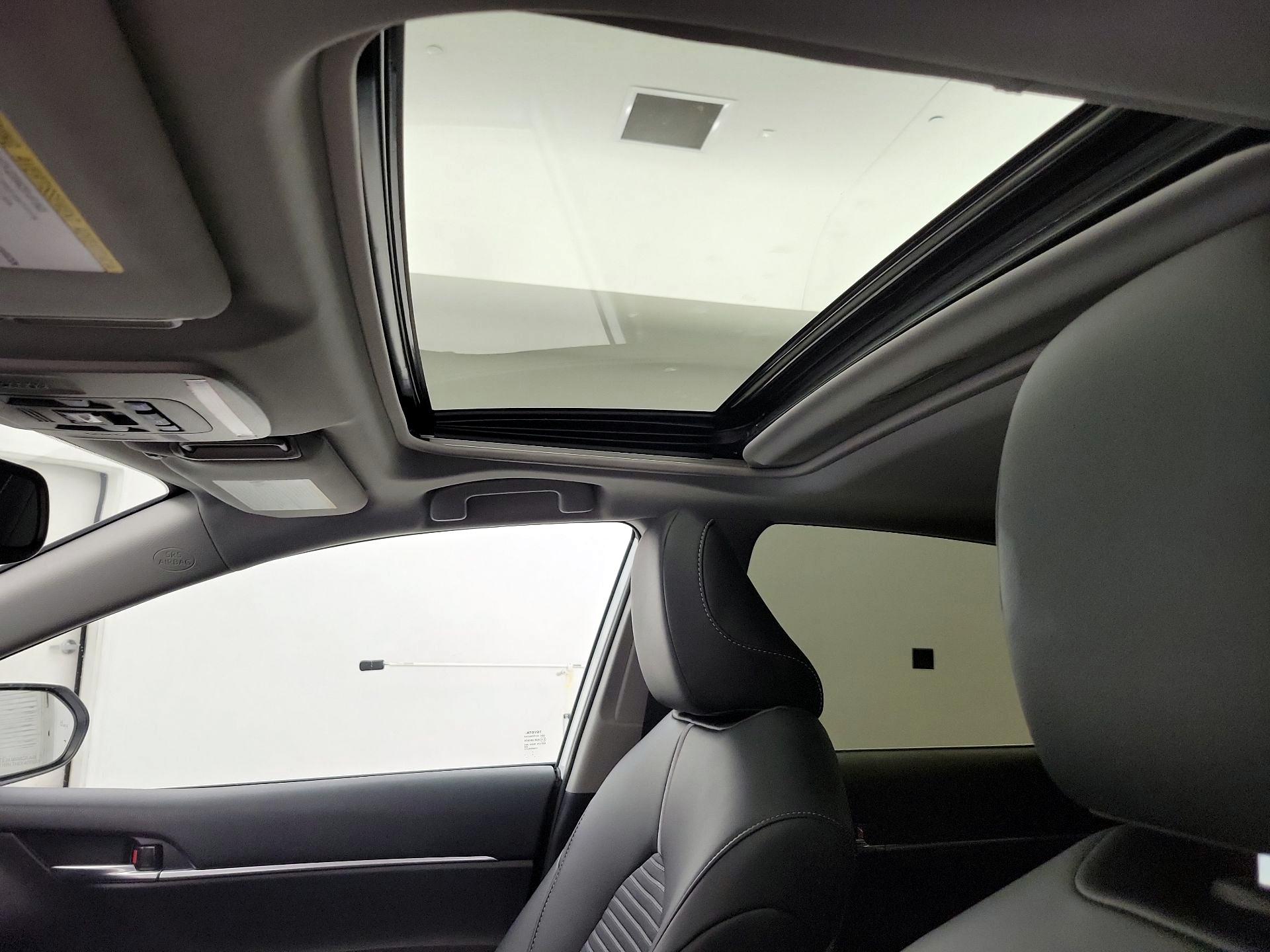 Thumbnail: 2023 Toyota Camry - 19