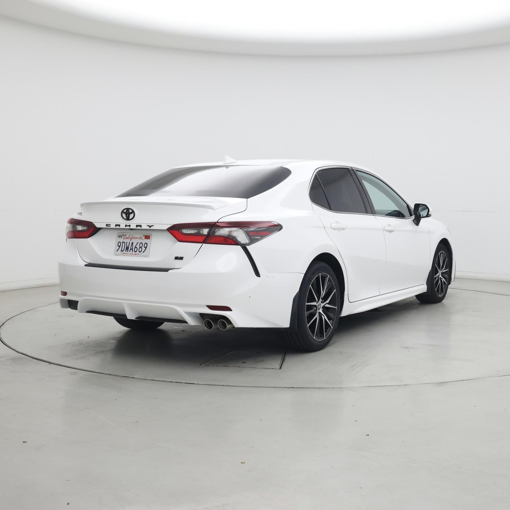 Thumbnail: 2023 Toyota Camry - 8