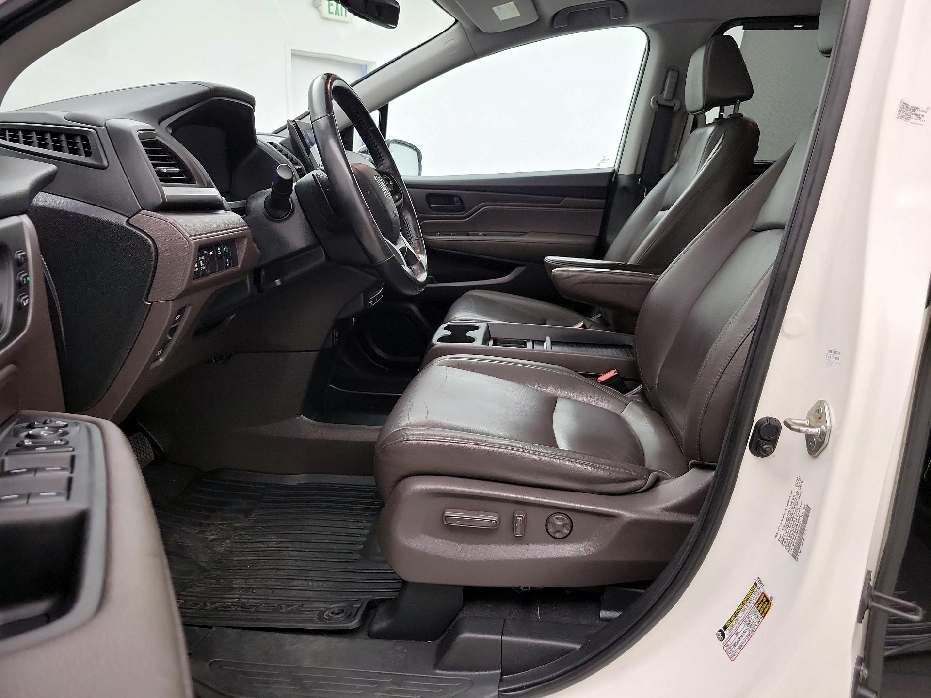 Thumbnail: 2019 Honda Odyssey - 11