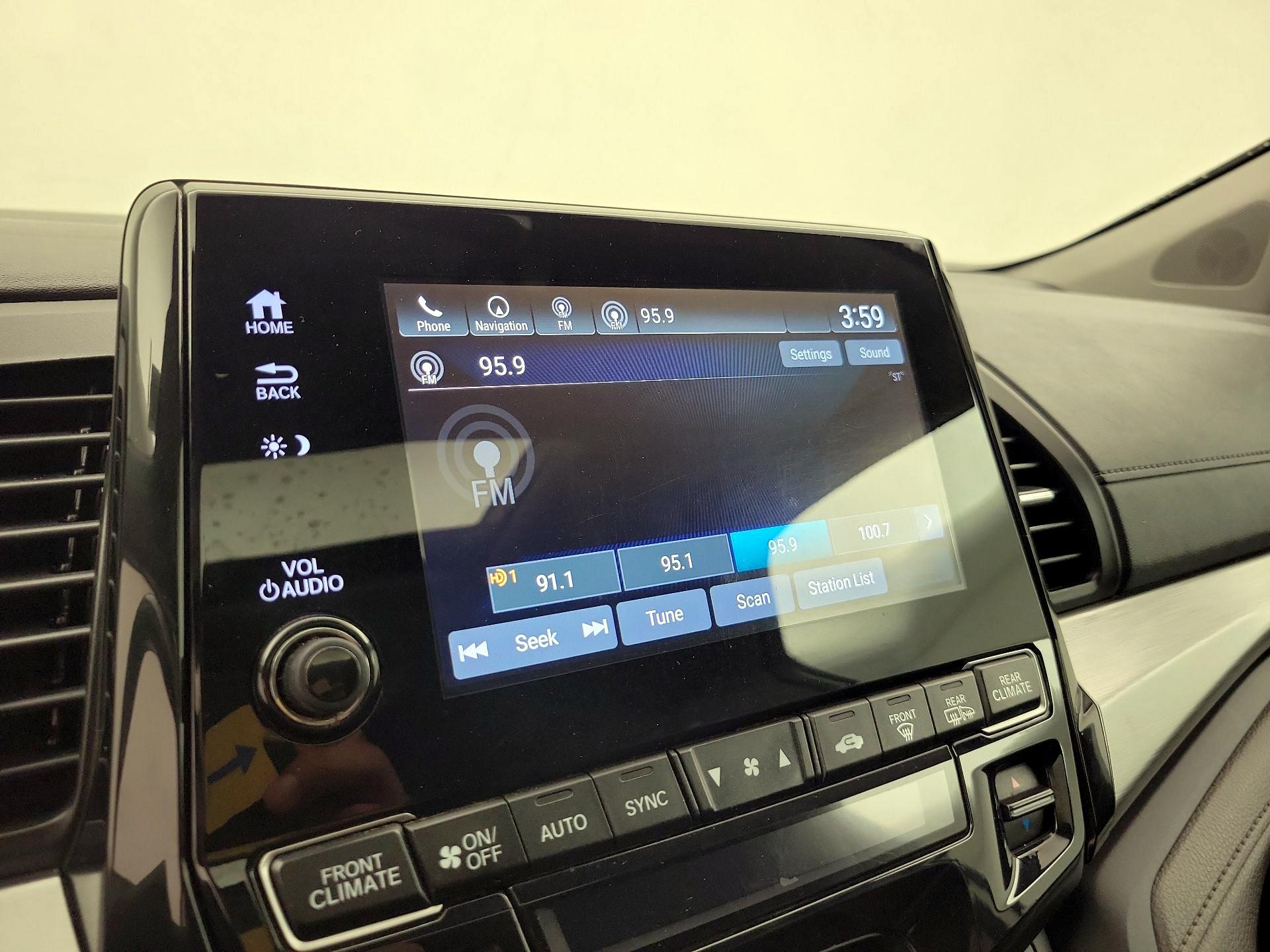 Thumbnail: 2019 Honda Odyssey - 15