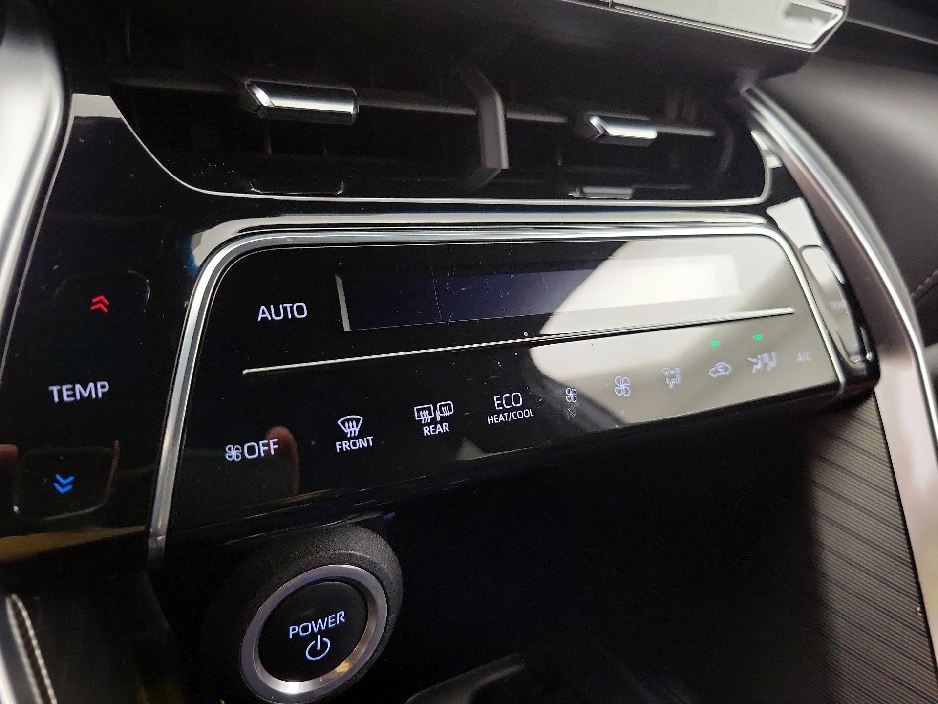 Thumbnail: 2023 Toyota Venza - 16