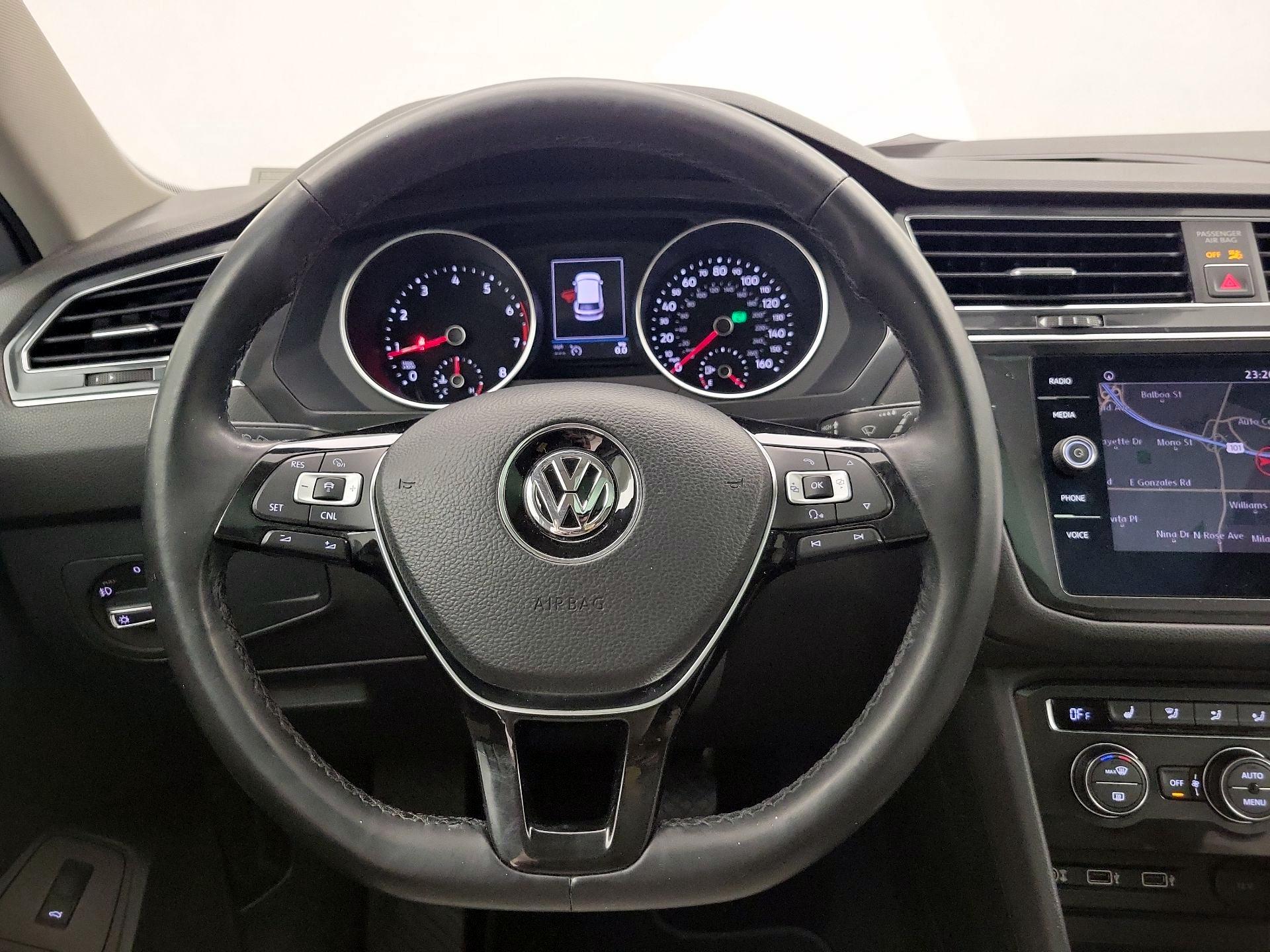 Thumbnail: 2018 Volkswagen Tiguan - 10