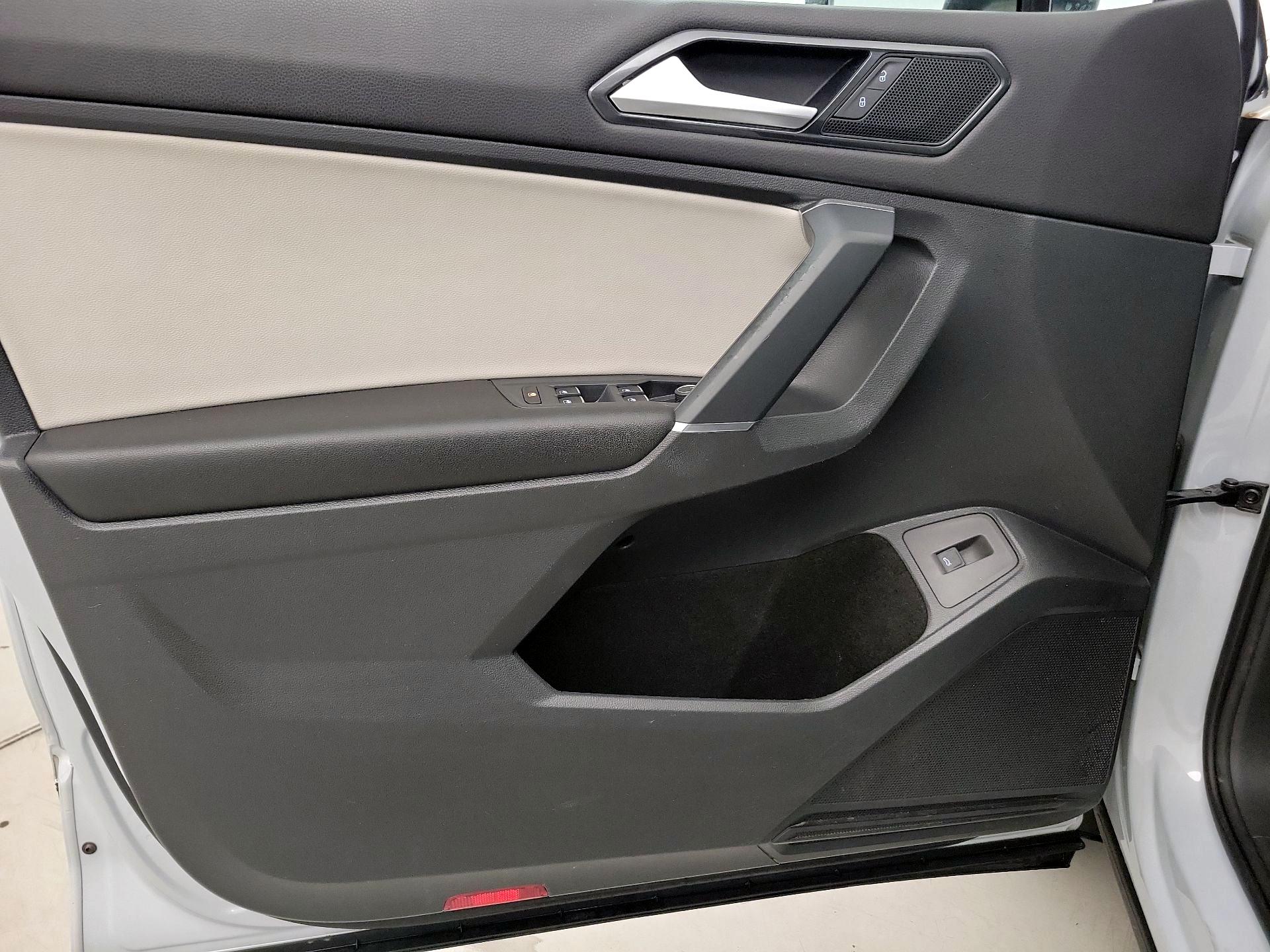 Thumbnail: 2018 Volkswagen Tiguan - 12