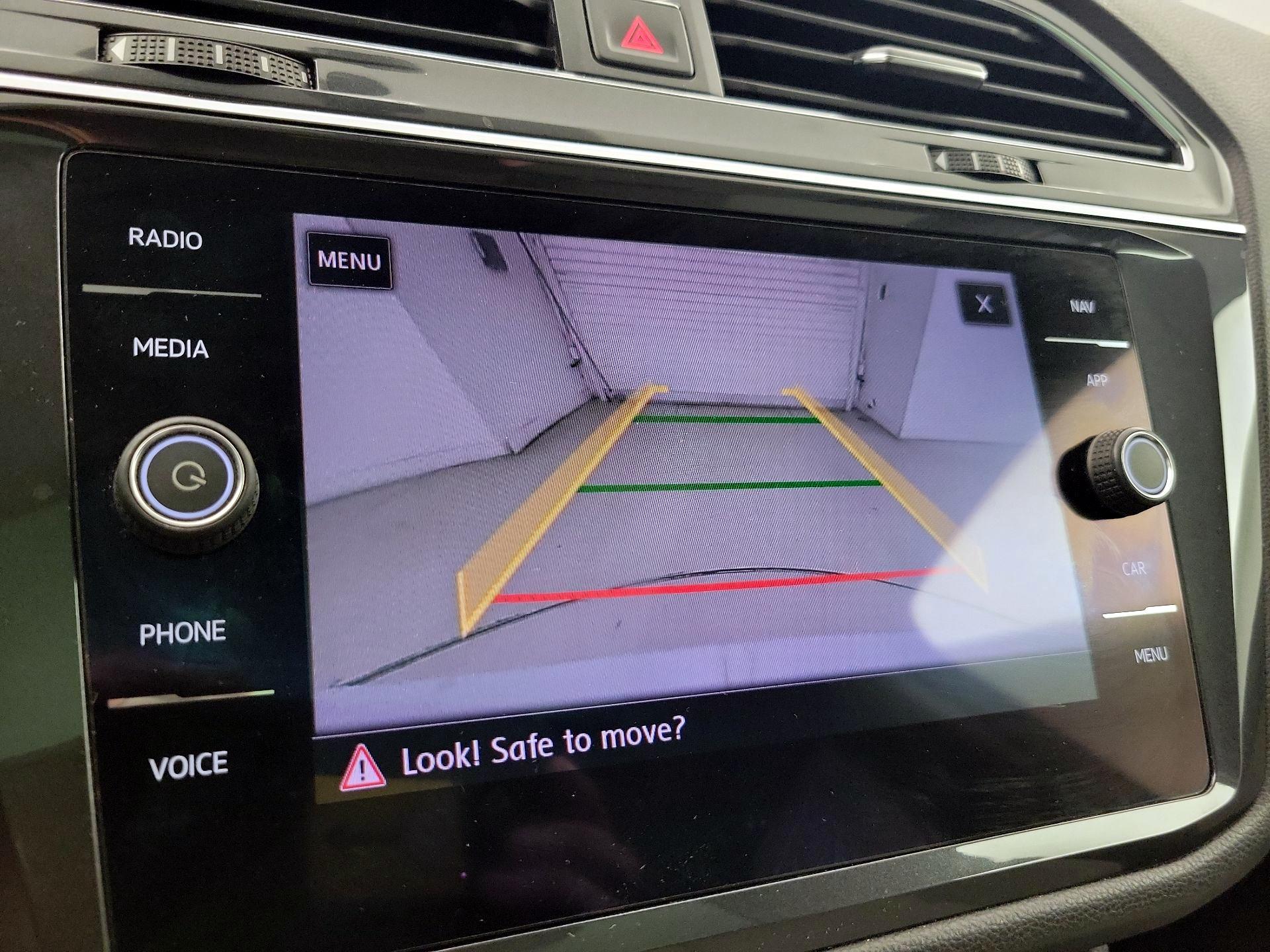 Thumbnail: 2018 Volkswagen Tiguan - 15