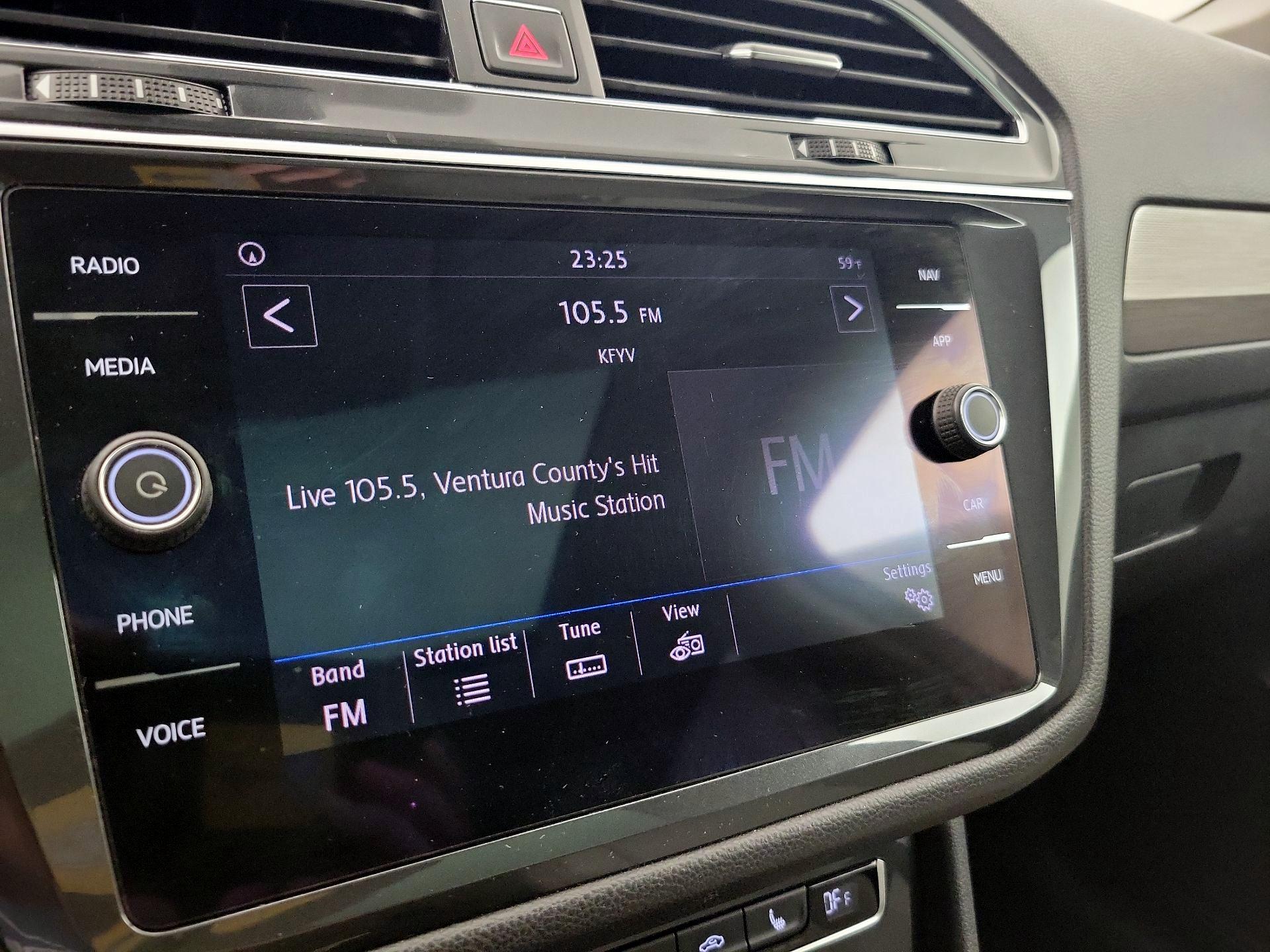 Thumbnail: 2018 Volkswagen Tiguan - 16