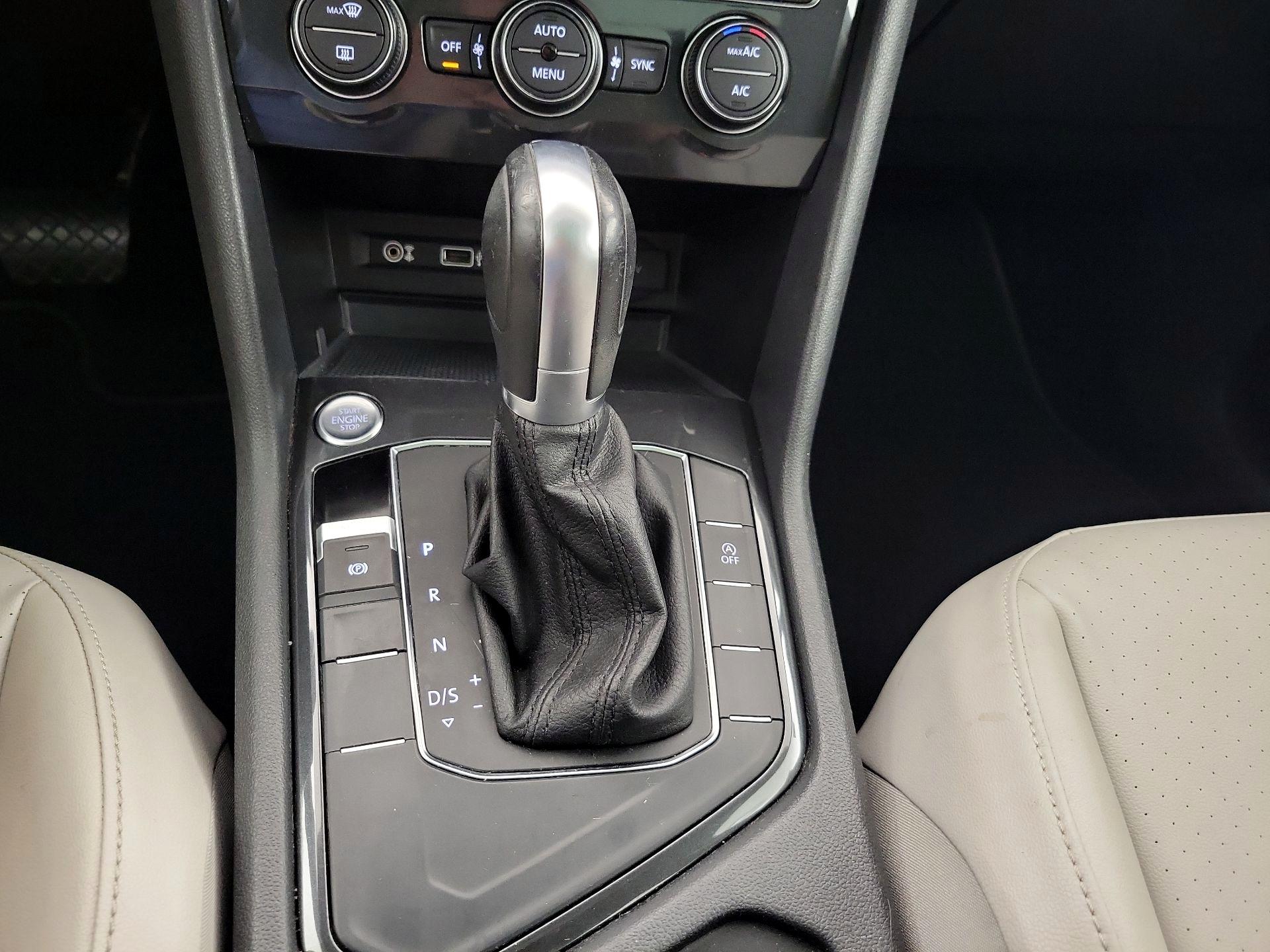 Thumbnail: 2018 Volkswagen Tiguan - 18