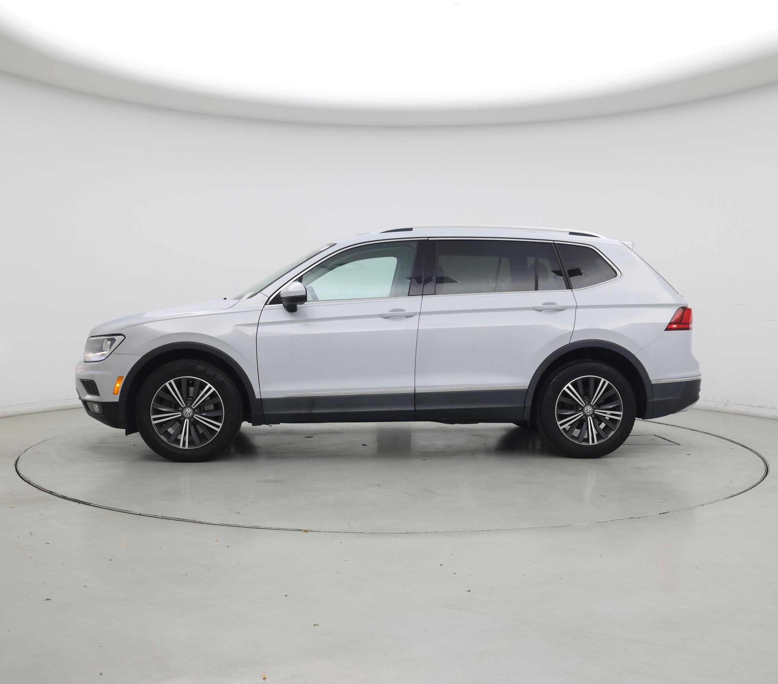 Thumbnail: 2018 Volkswagen Tiguan - 3