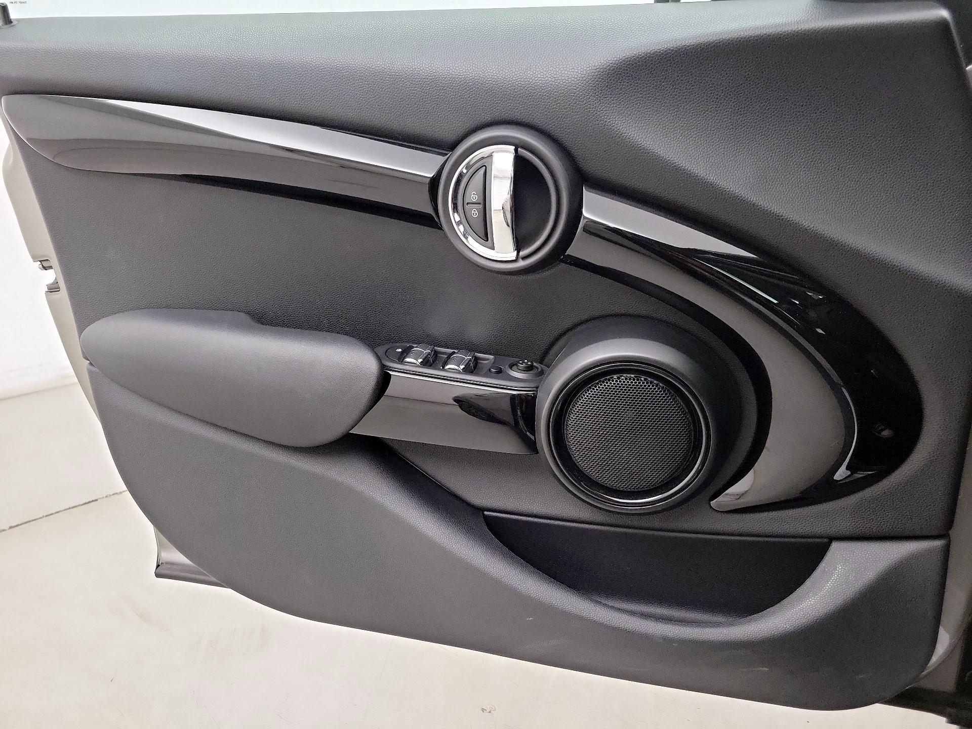 Thumbnail: 2019 MINI Cooper Hardtop - 12
