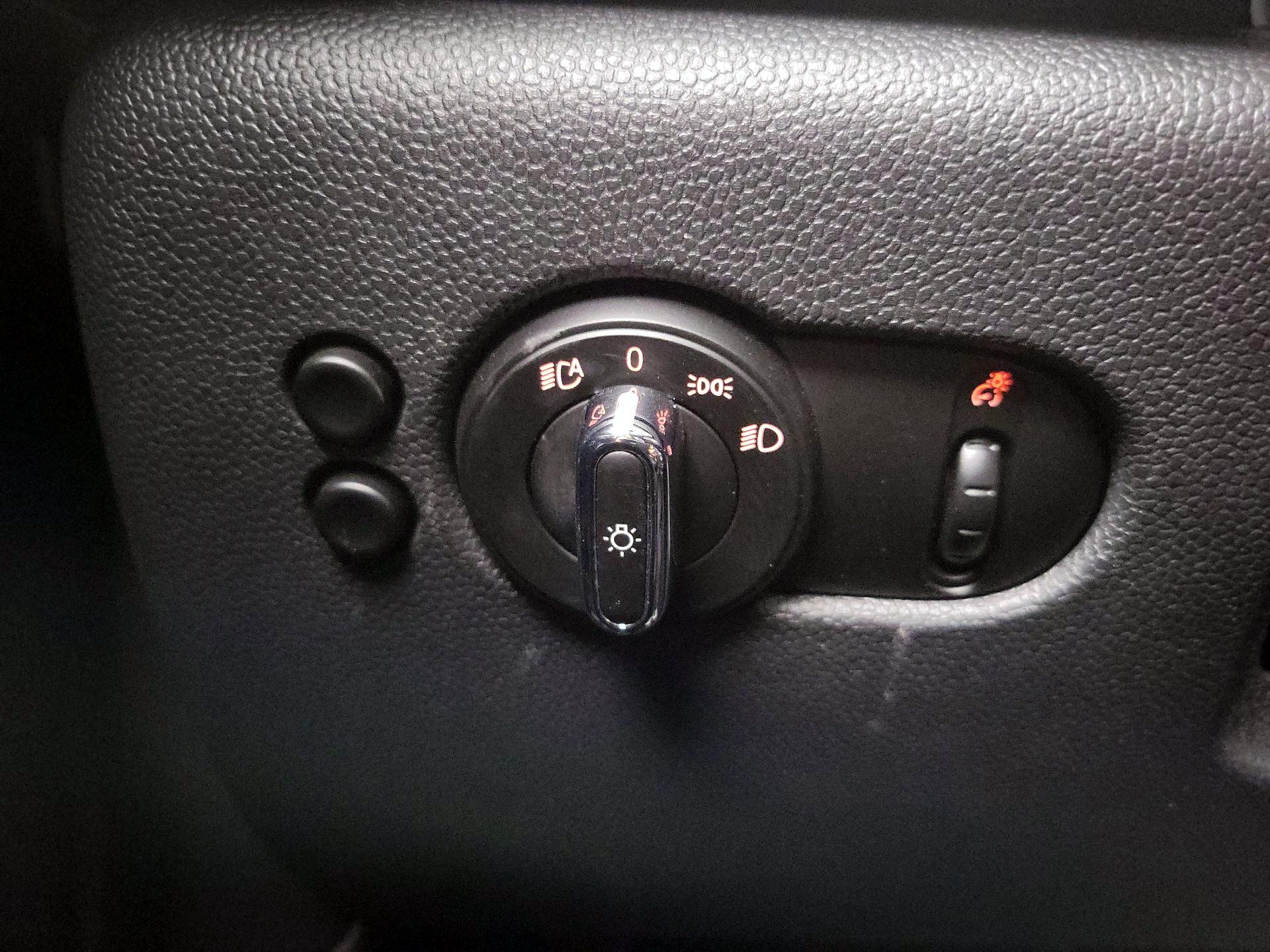 Thumbnail: 2019 MINI Cooper Hardtop - 13