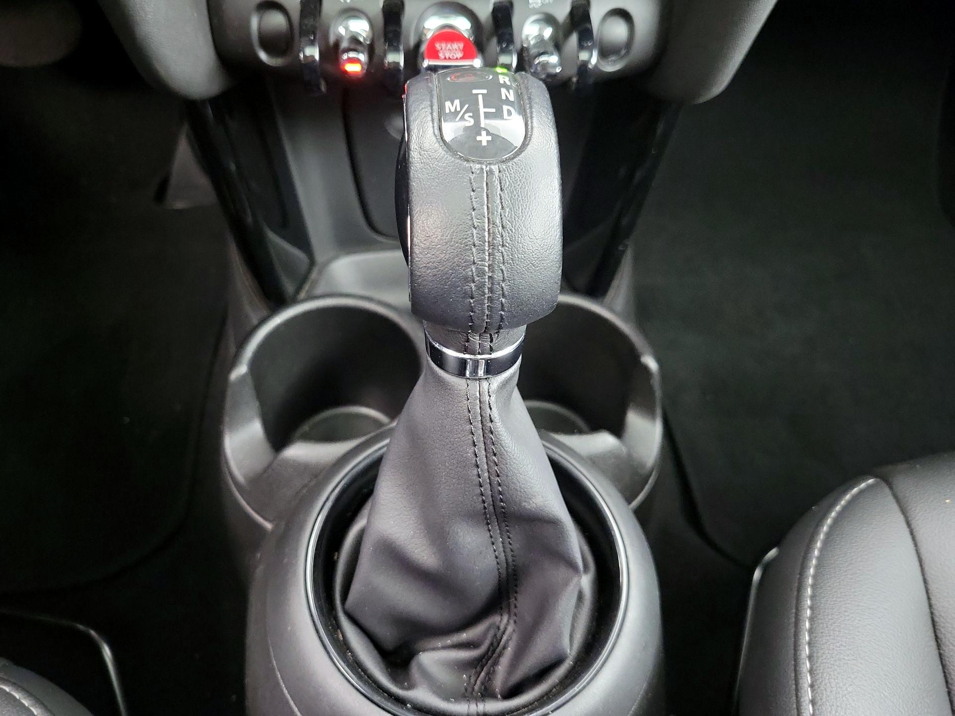Thumbnail: 2019 MINI Cooper Hardtop - 17