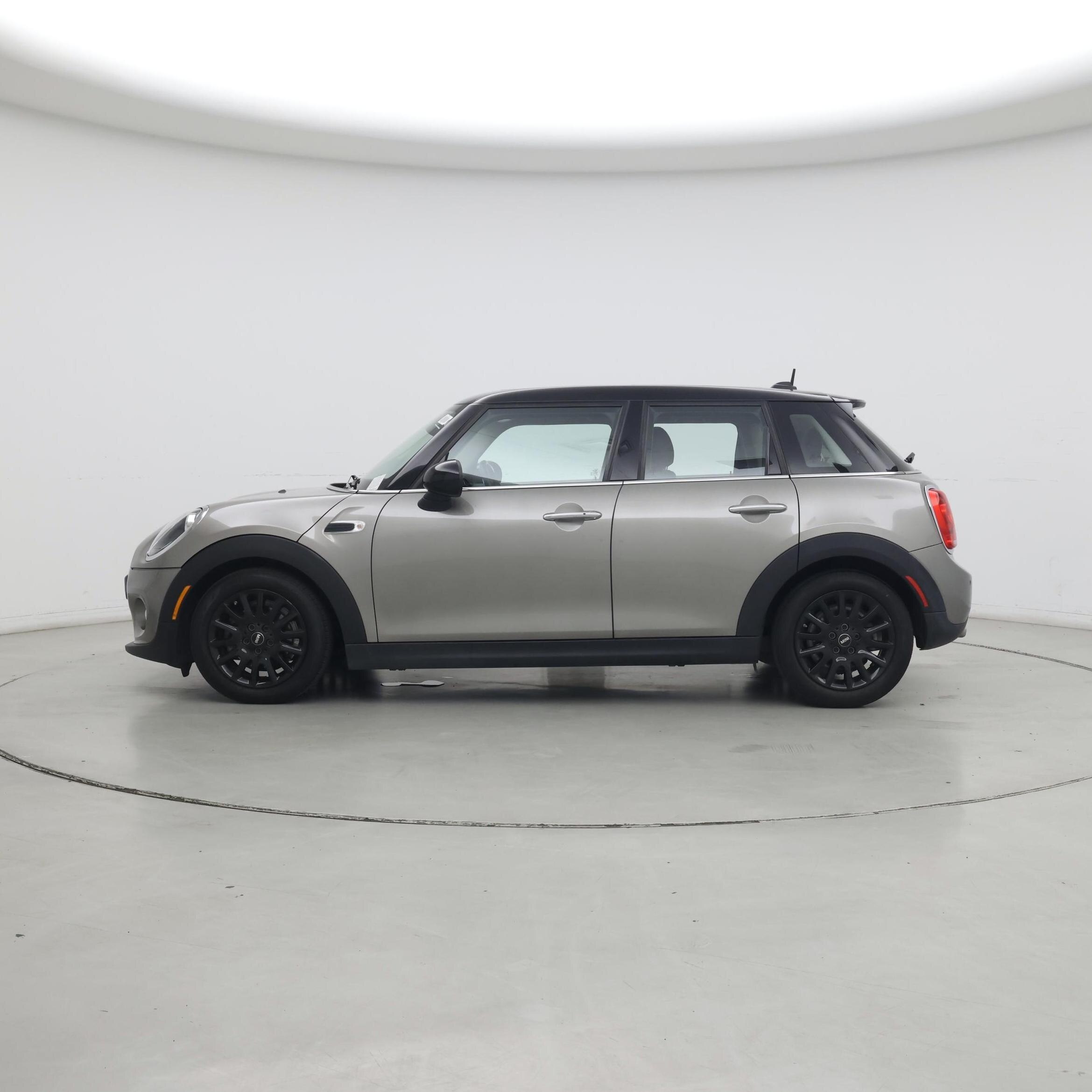 Thumbnail: 2019 MINI Cooper Hardtop - 3