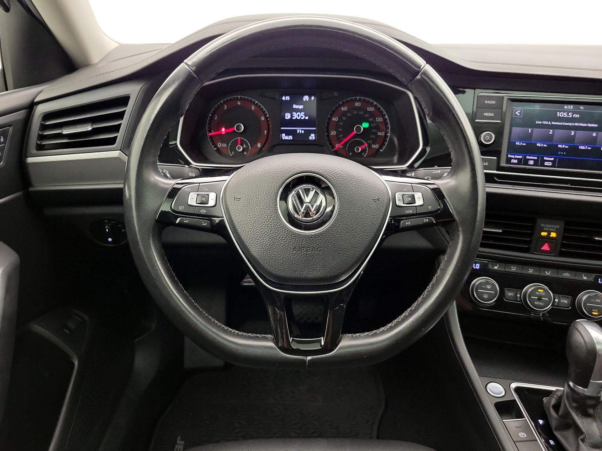 Thumbnail: 2019 Volkswagen Jetta - 10