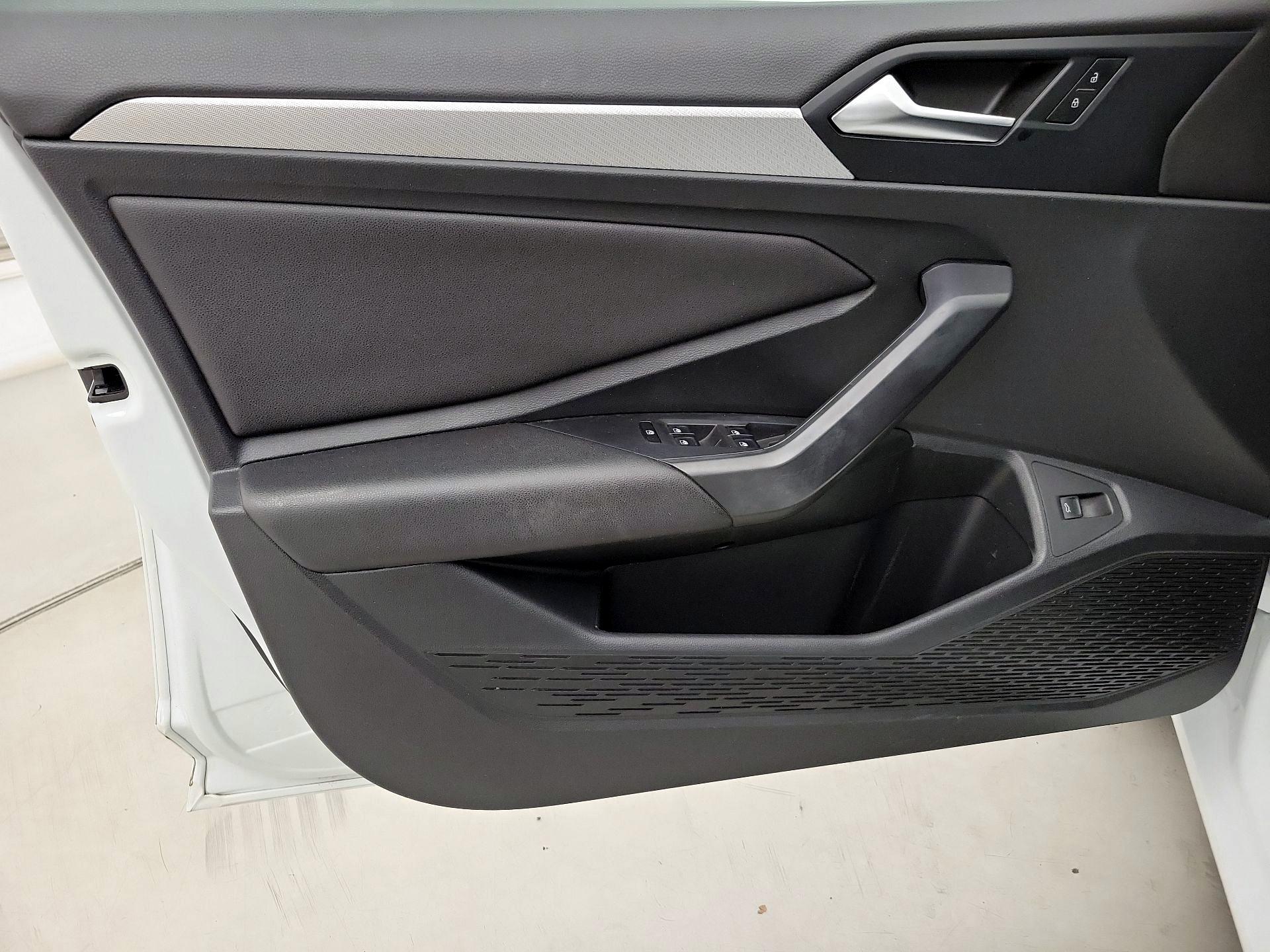 Thumbnail: 2019 Volkswagen Jetta - 12