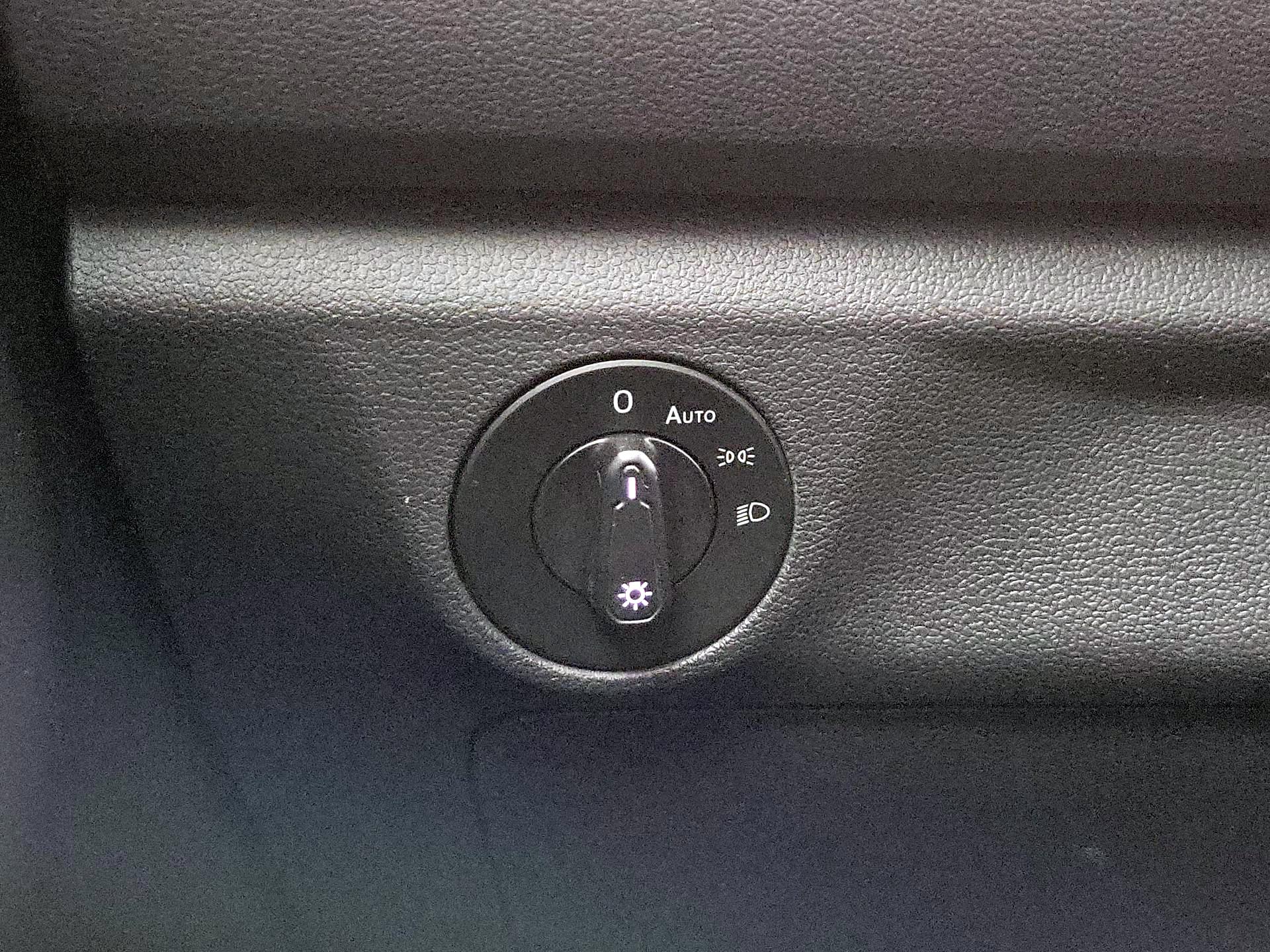 Thumbnail: 2019 Volkswagen Jetta - 13