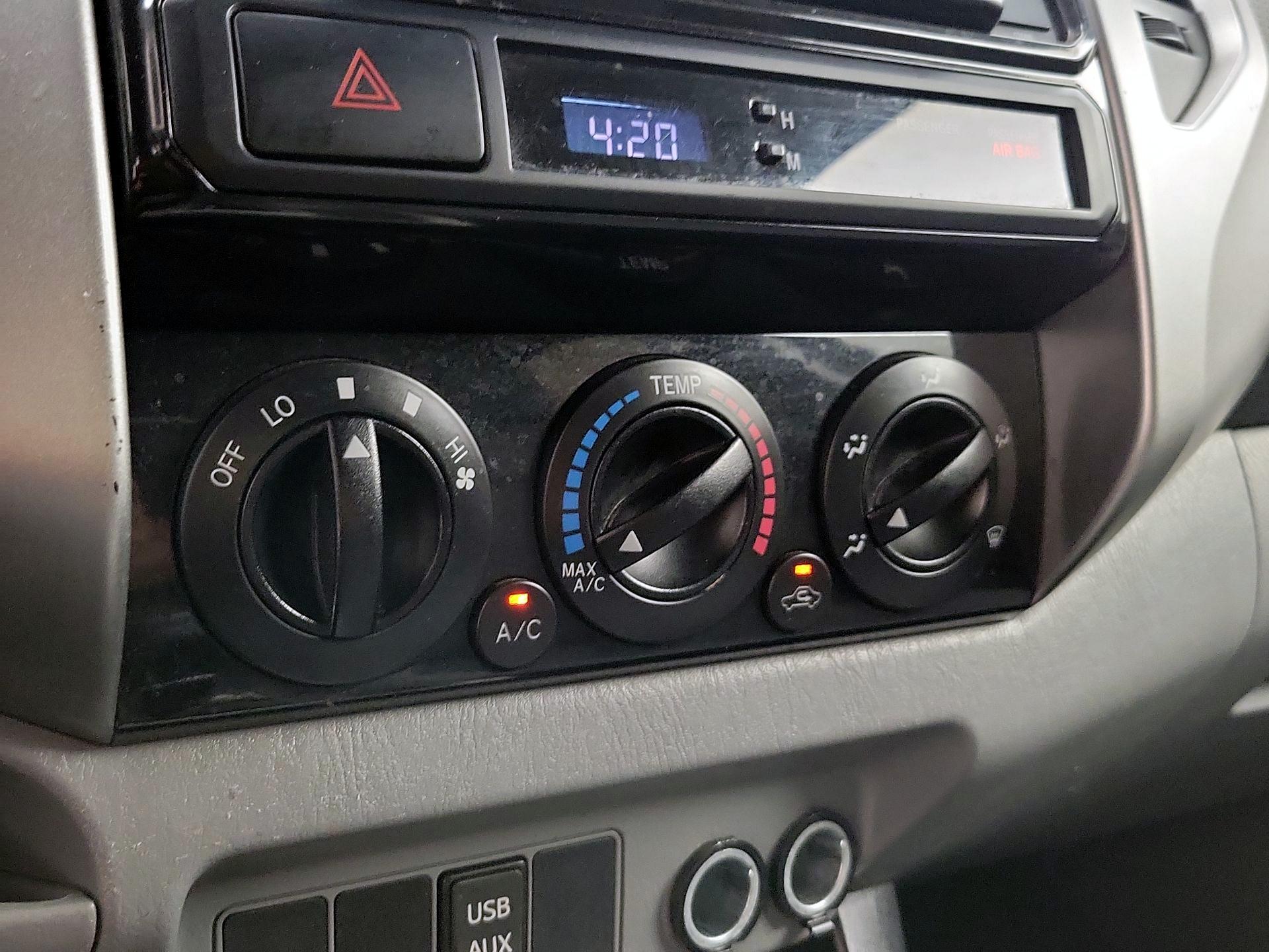 Thumbnail: 2014 Toyota Tacoma - 16