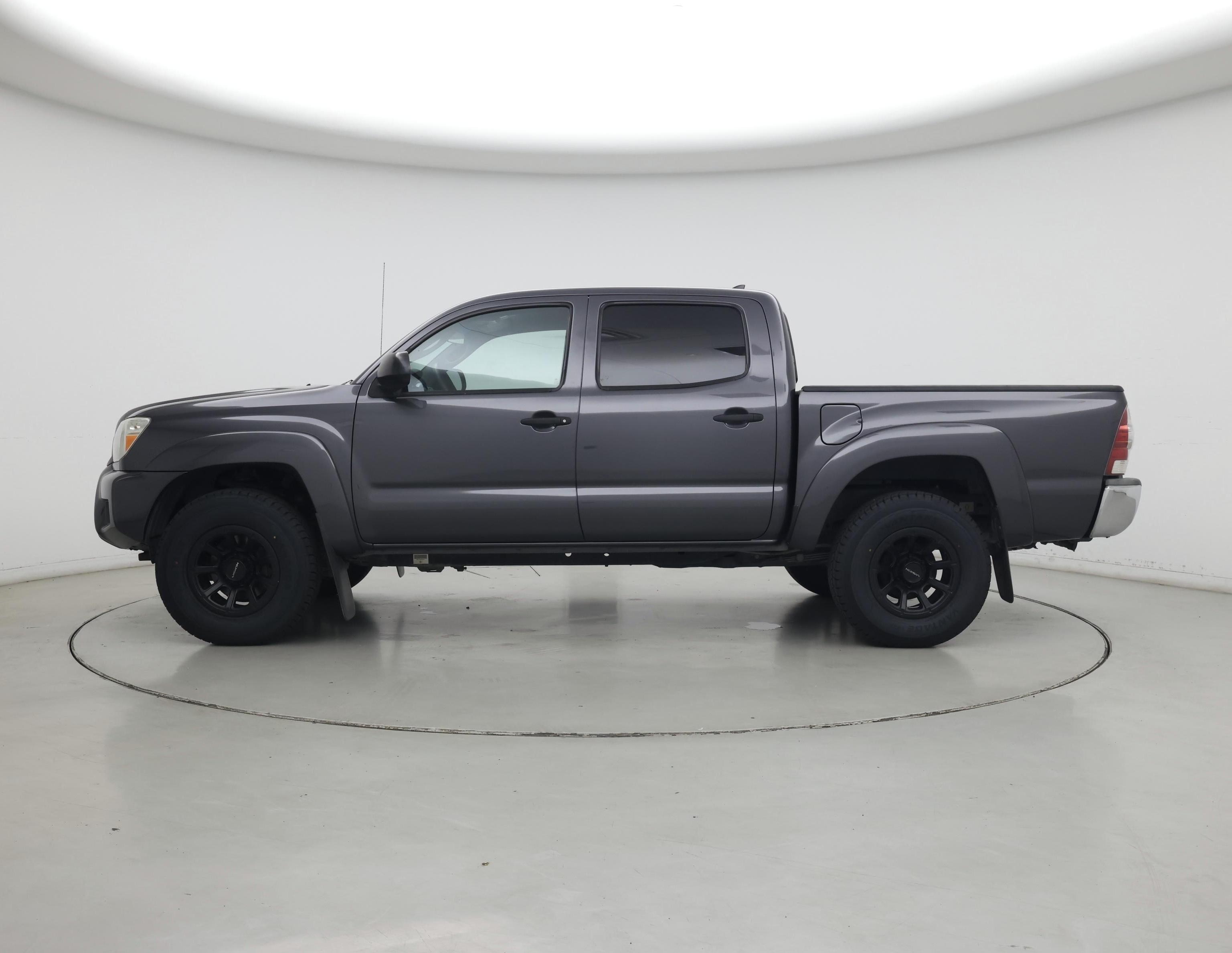 Thumbnail: 2014 Toyota Tacoma - 3