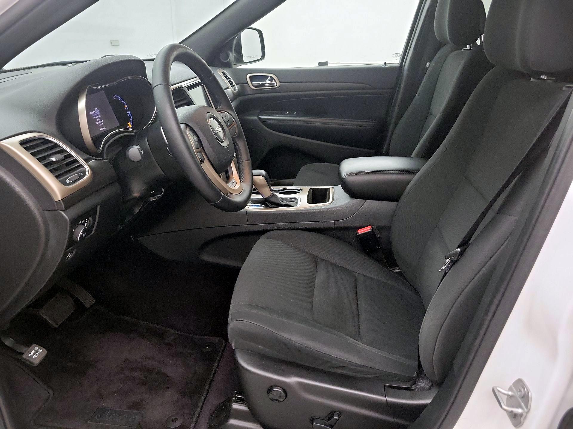 Thumbnail: 2017 Jeep Grand Cherokee - 11