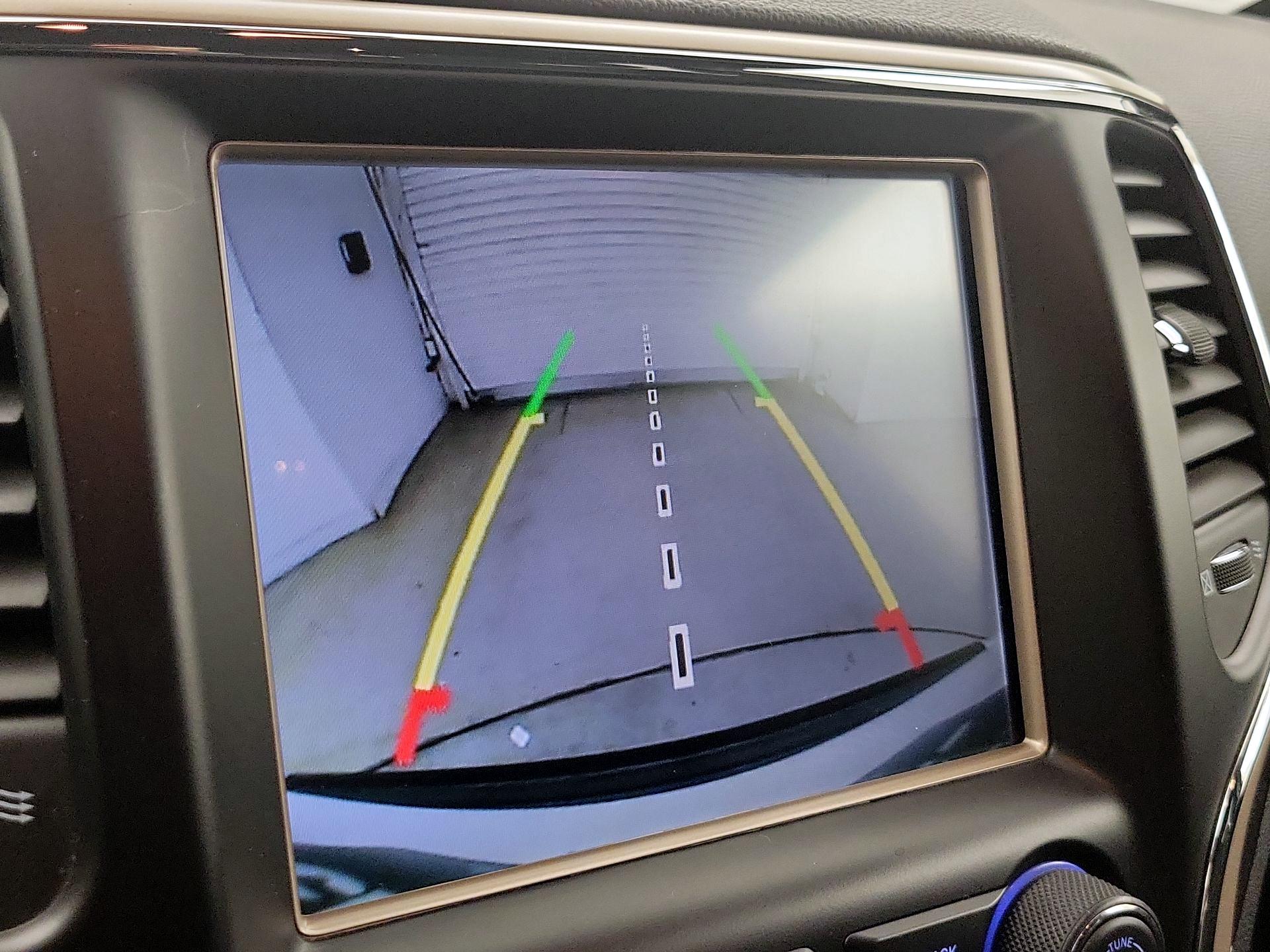 Thumbnail: 2017 Jeep Grand Cherokee - 14