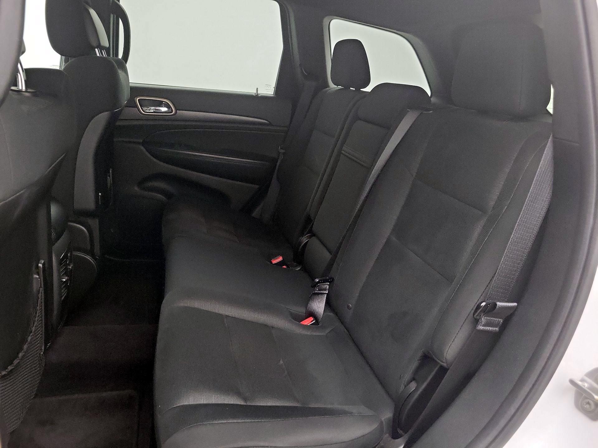 Thumbnail: 2017 Jeep Grand Cherokee - 19