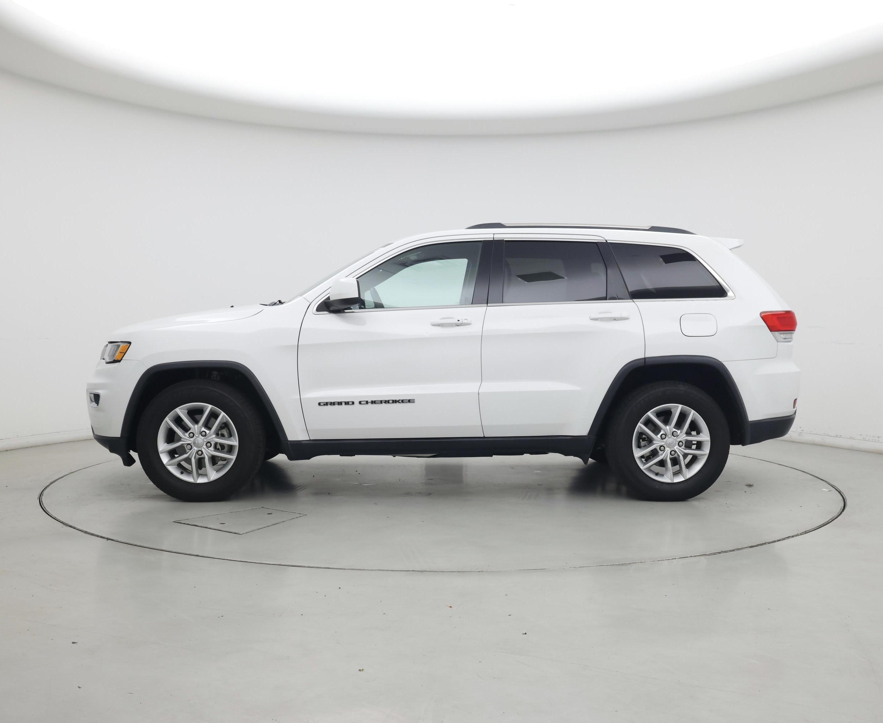 Thumbnail: 2017 Jeep Grand Cherokee - 3