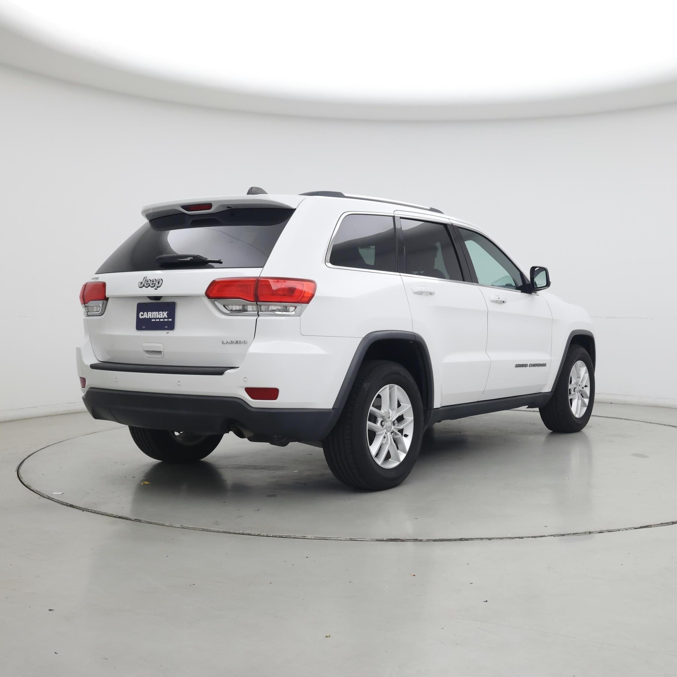 Thumbnail: 2017 Jeep Grand Cherokee - 8