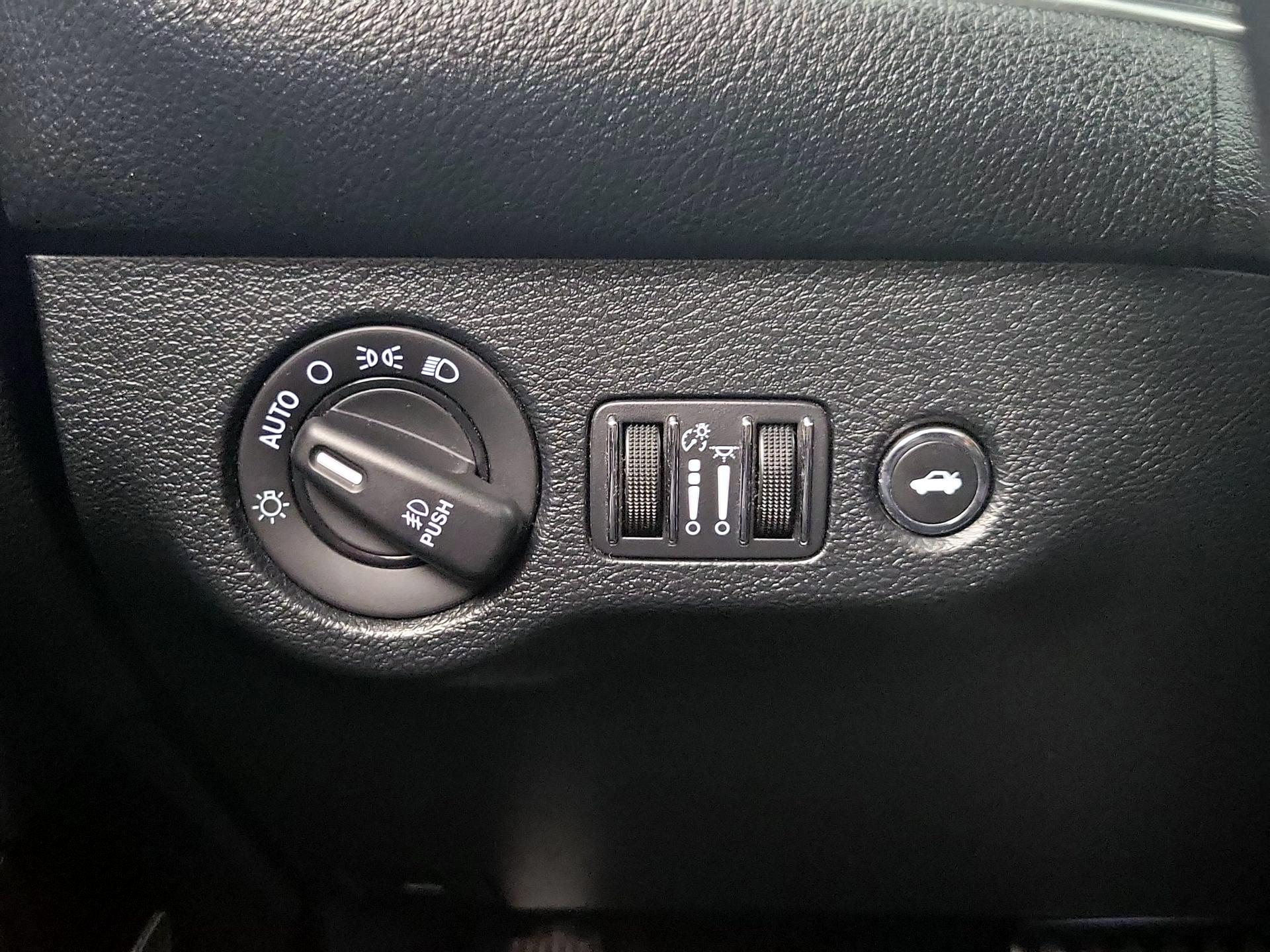 Thumbnail: 2018 Dodge Challenger - 13