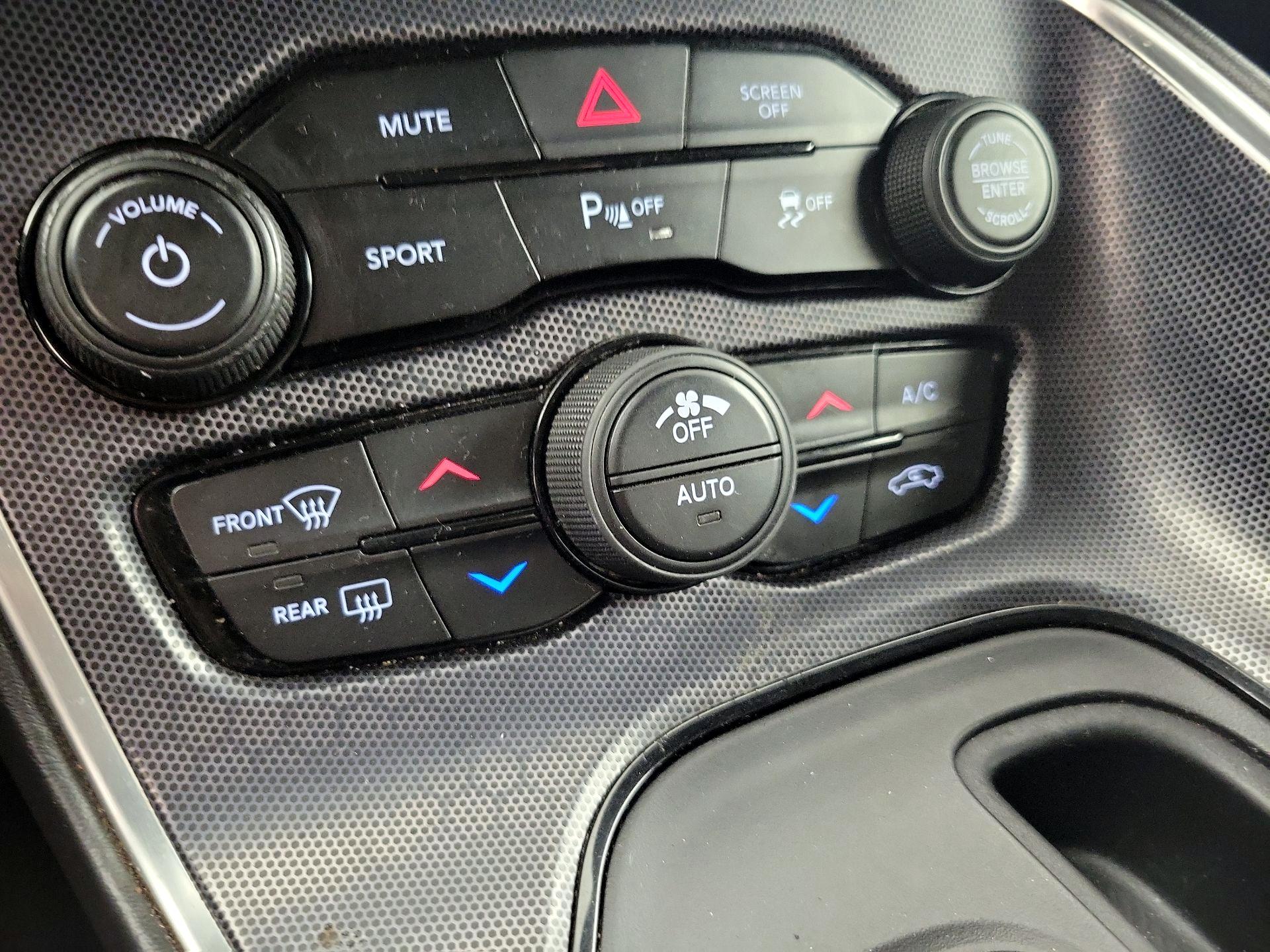 Thumbnail: 2018 Dodge Challenger - 16