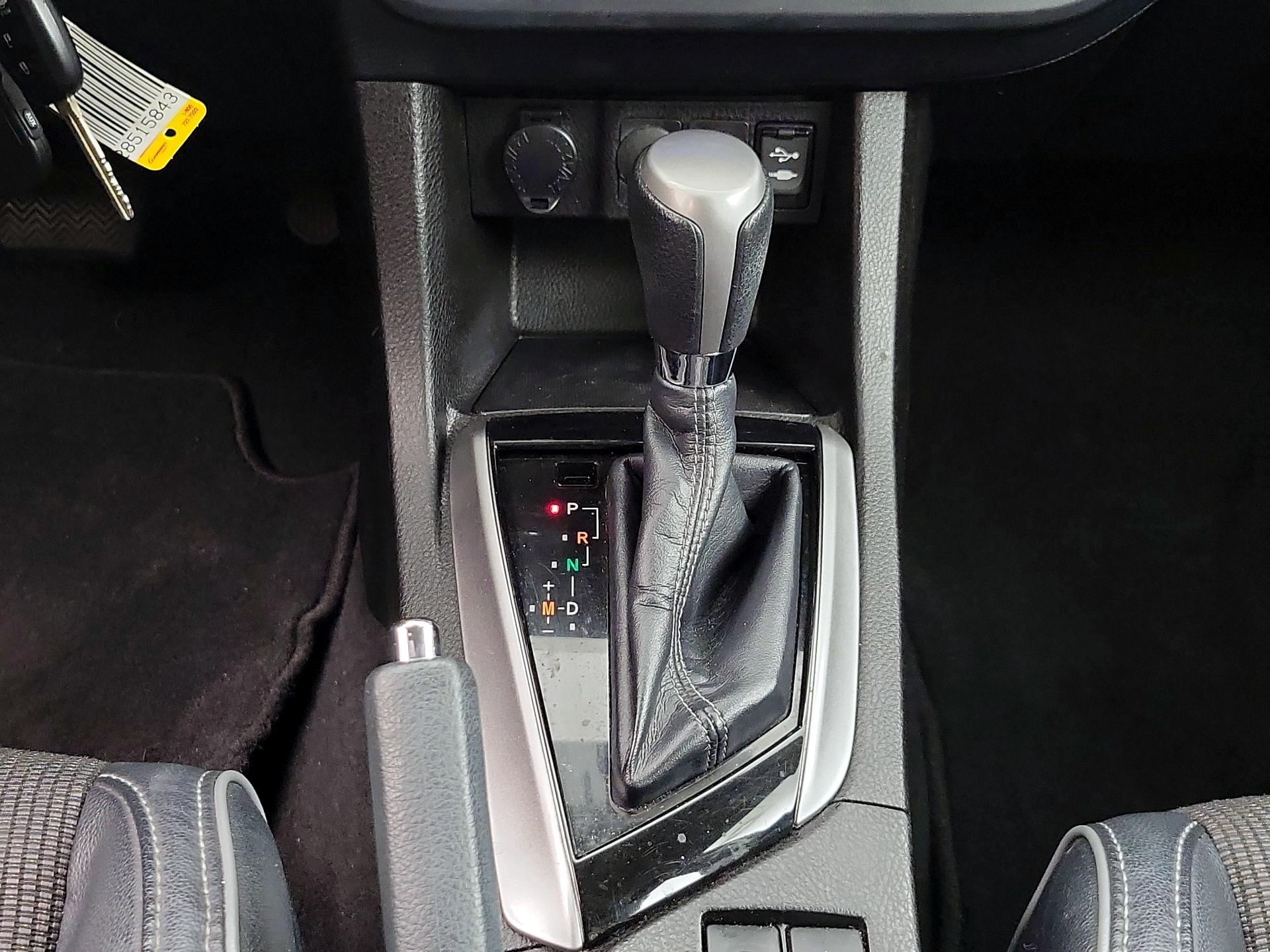 Thumbnail: 2015 Toyota Corolla - 17
