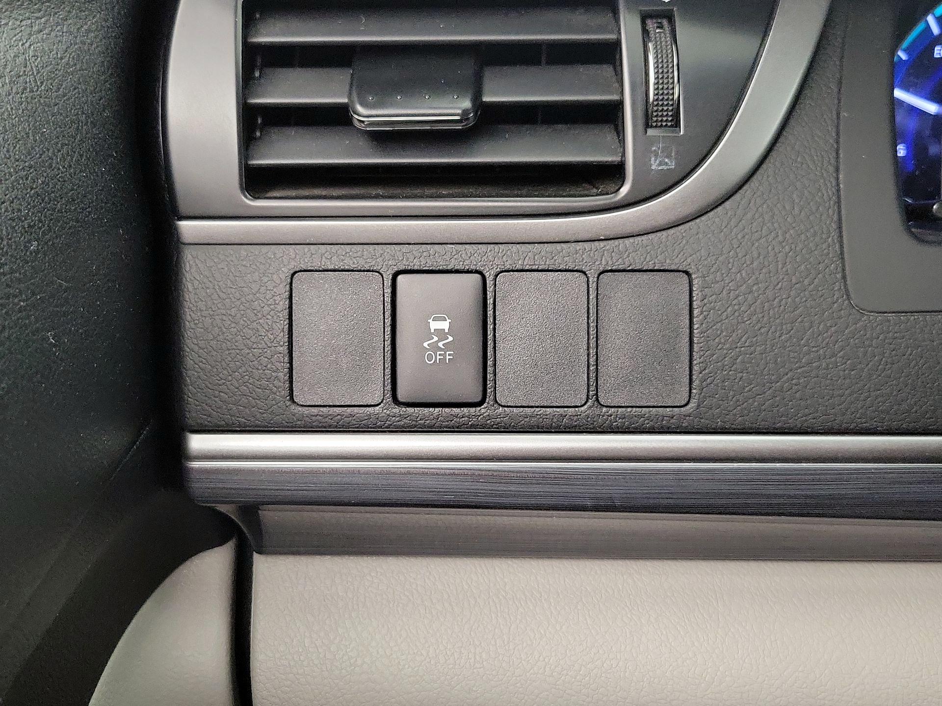 Thumbnail: 2014 Toyota Camry - 13