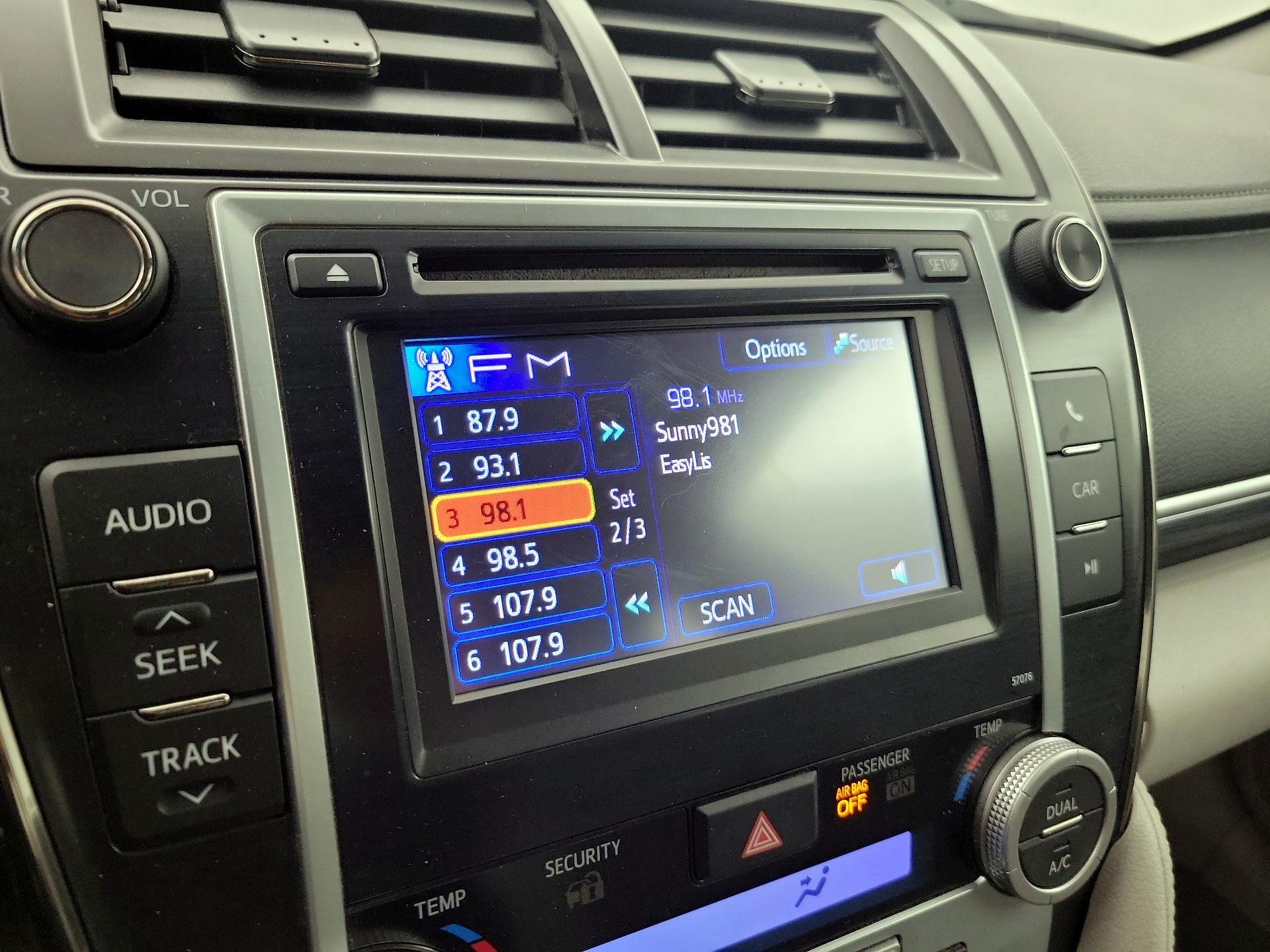 Thumbnail: 2014 Toyota Camry - 14