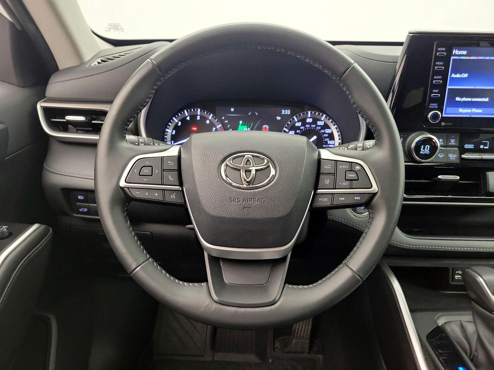 Thumbnail: 2022 Toyota Highlander - 10